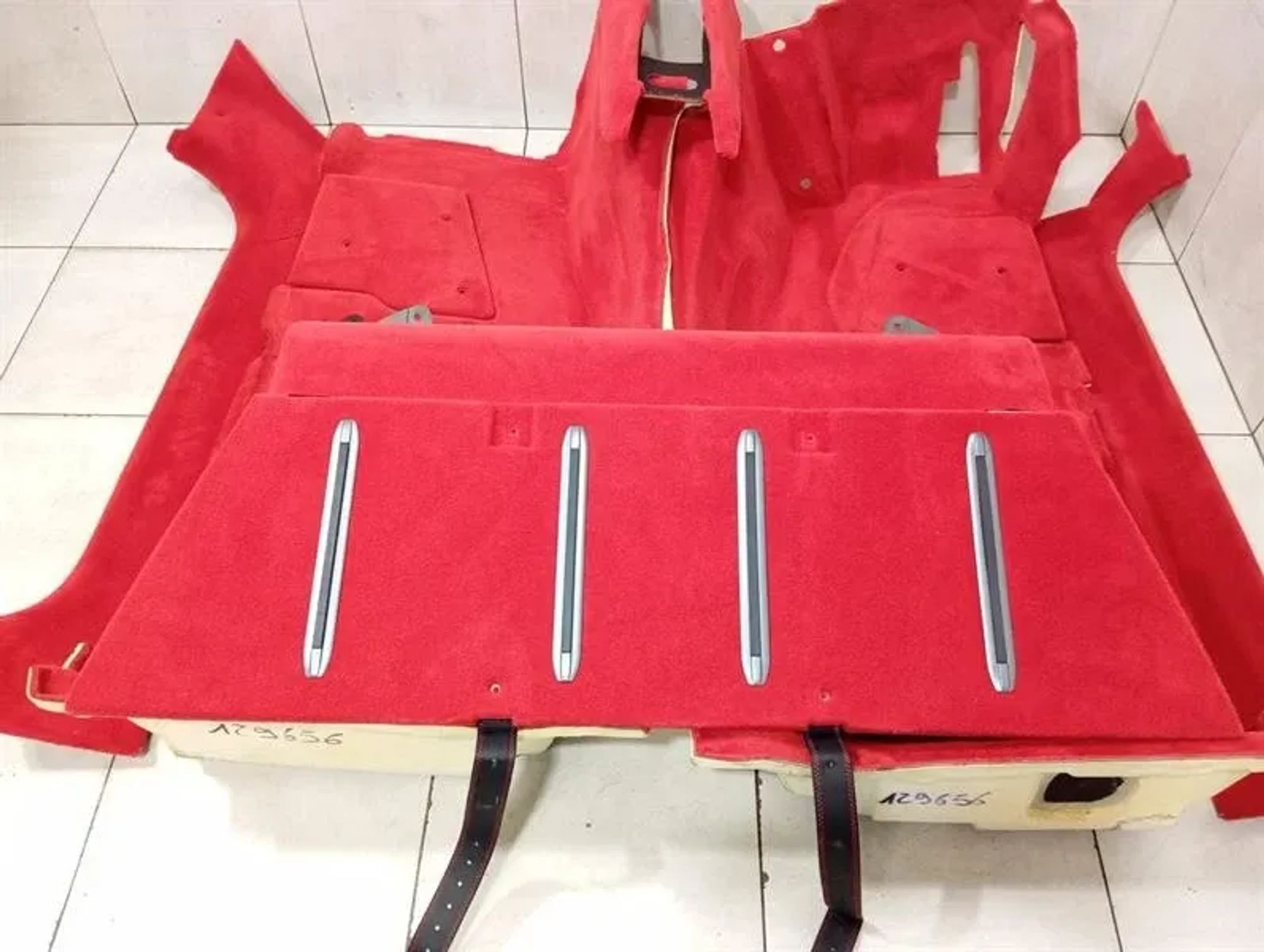 КОМПЛЕКТ КОВРИКОВ ДЛЯ ПОЛА FERRARI 812 SUPERFAST, 715000 рублей, Москва