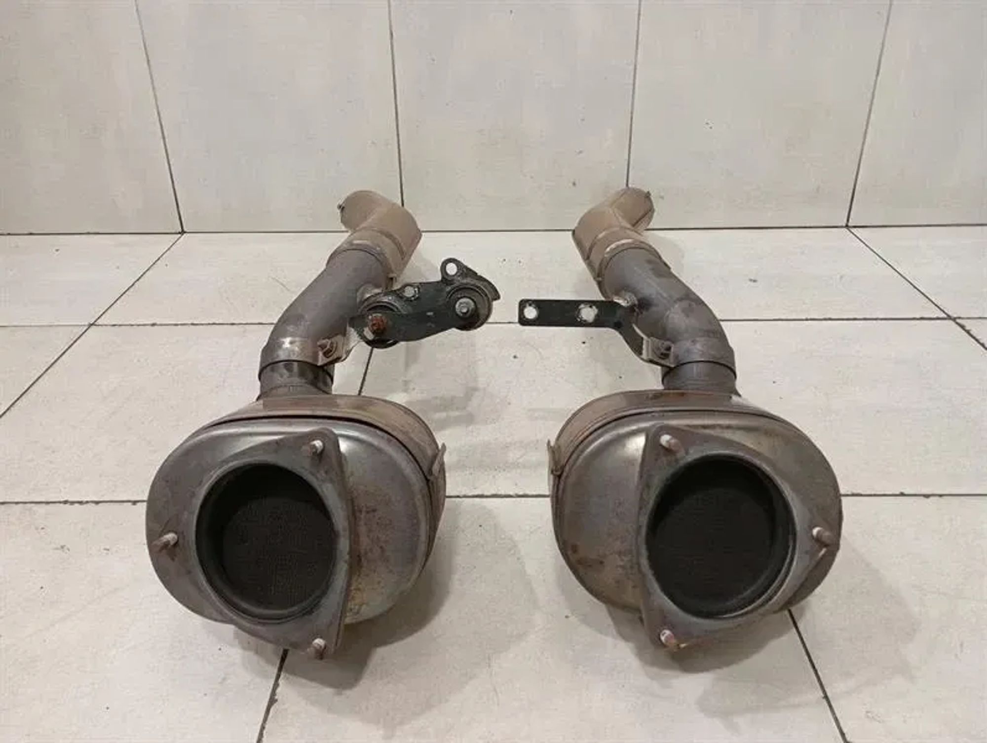 Комплект катализаторов Ferrari FF F151 273319 Комплект катализатора V12, 475000 рублей, Москва