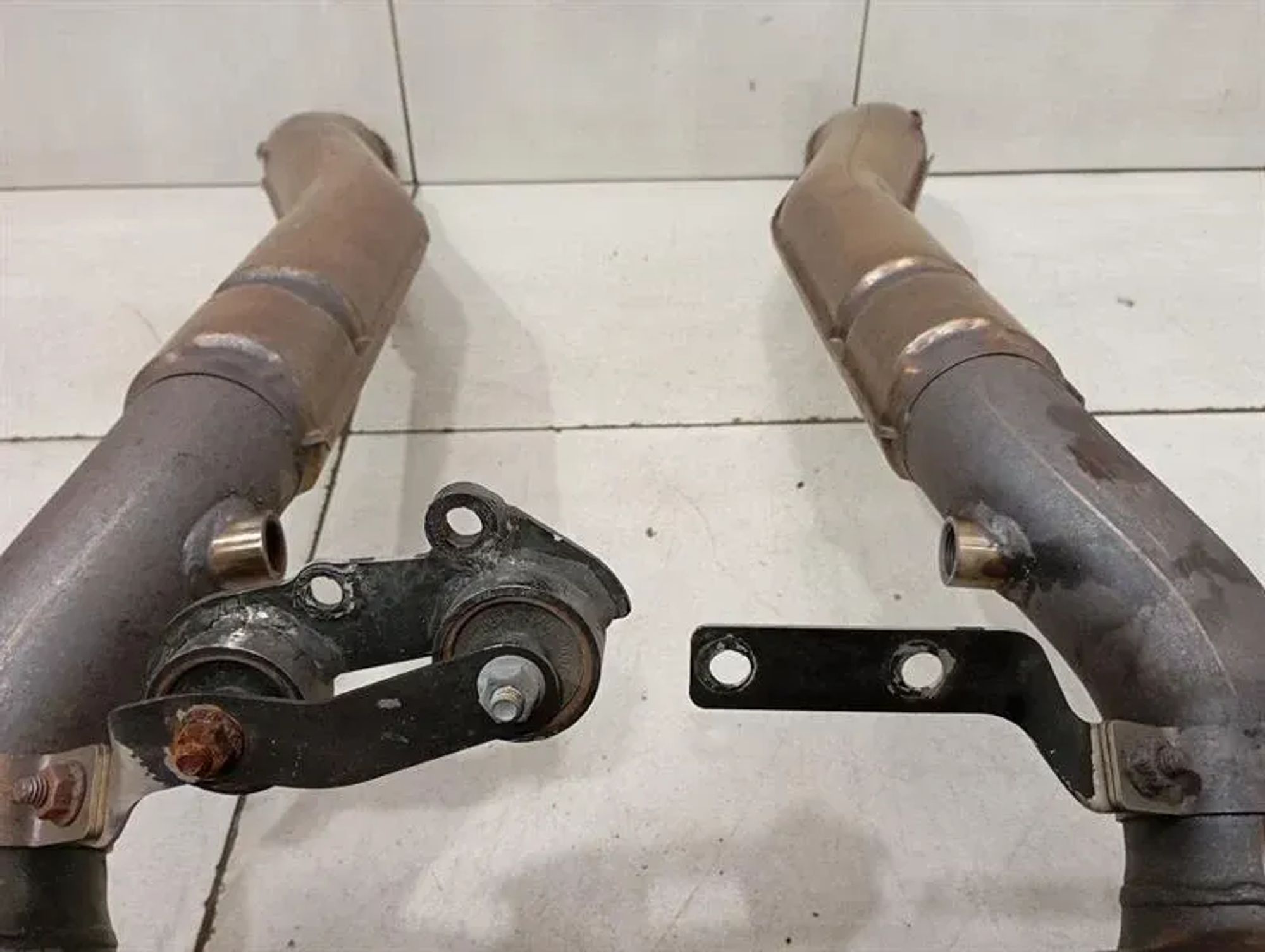 Комплект катализаторов Ferrari FF F151 273319 Комплект катализатора V12, 475000 рублей, Москва