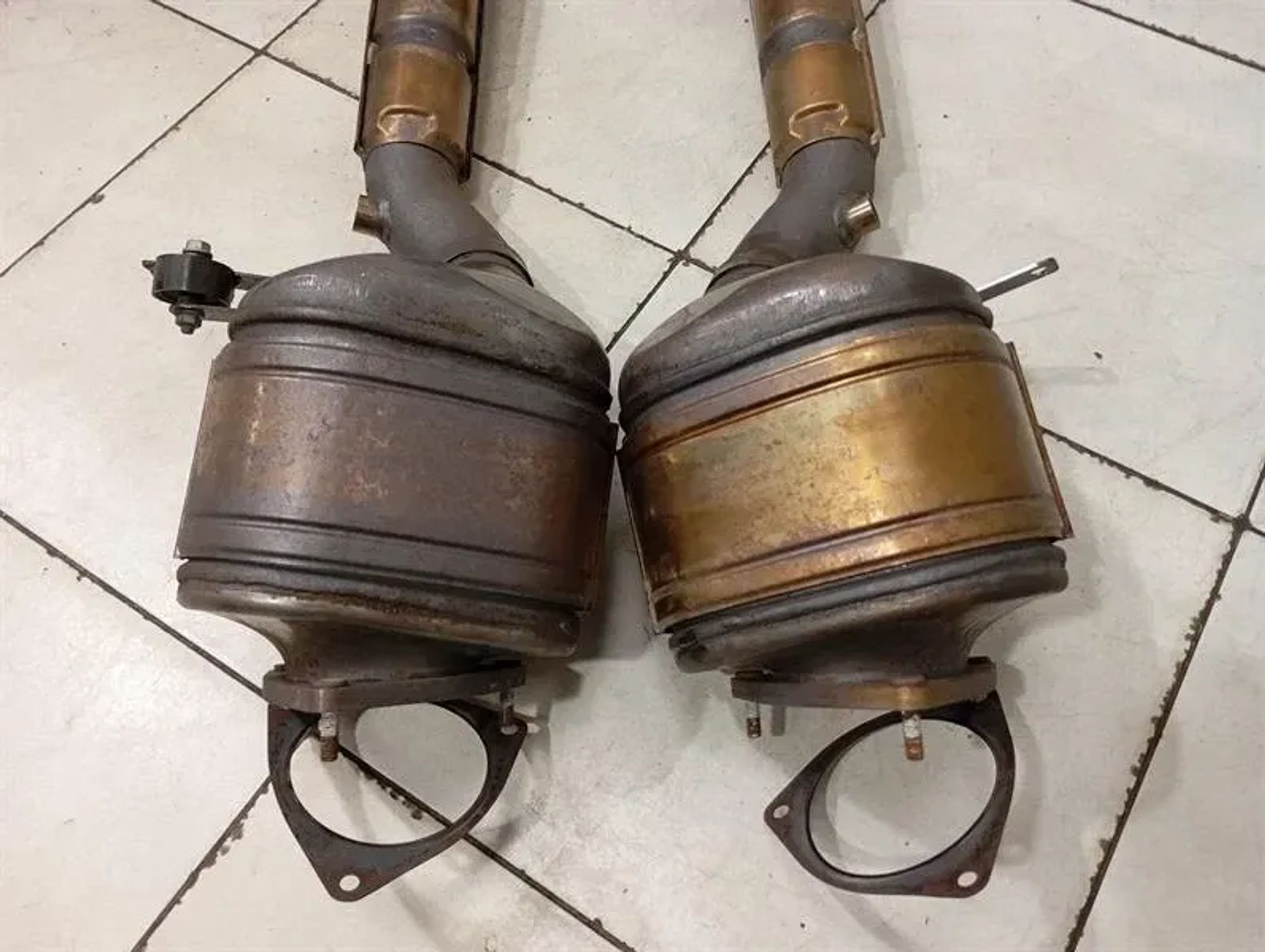 Комплект катализаторов Ferrari FF F151 273319 Комплект катализатора V12, 475000 рублей, Москва