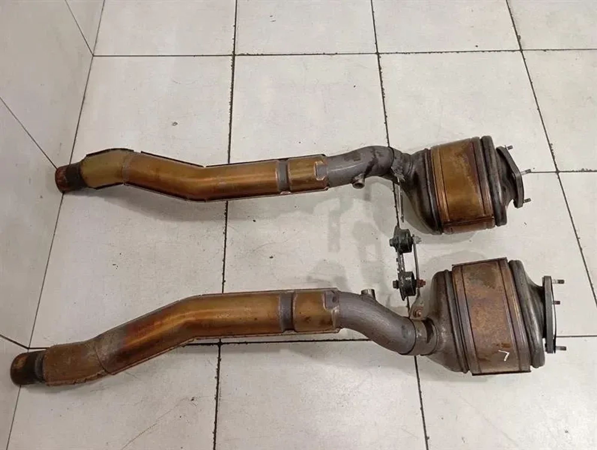 Комплект катализаторов Ferrari FF F151 273319 Комплект катализатора V12, 475000 рублей, Москва