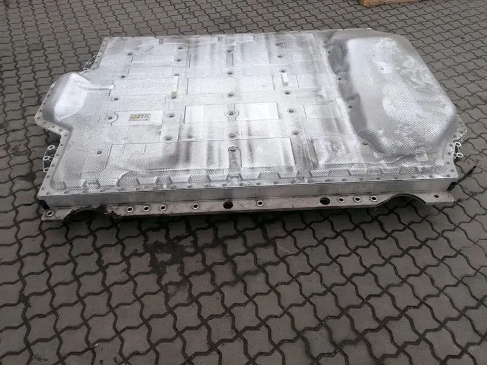 ОСНОВНАЯ АККУМУЛЯТОРНАЯ БАТАРЕЯ BMW iX i20 40 8840612 ОСНОВНАЯ АККУМУЛЯТОРНАЯ БАТАРЕЯ, 1200000 рублей, Москва