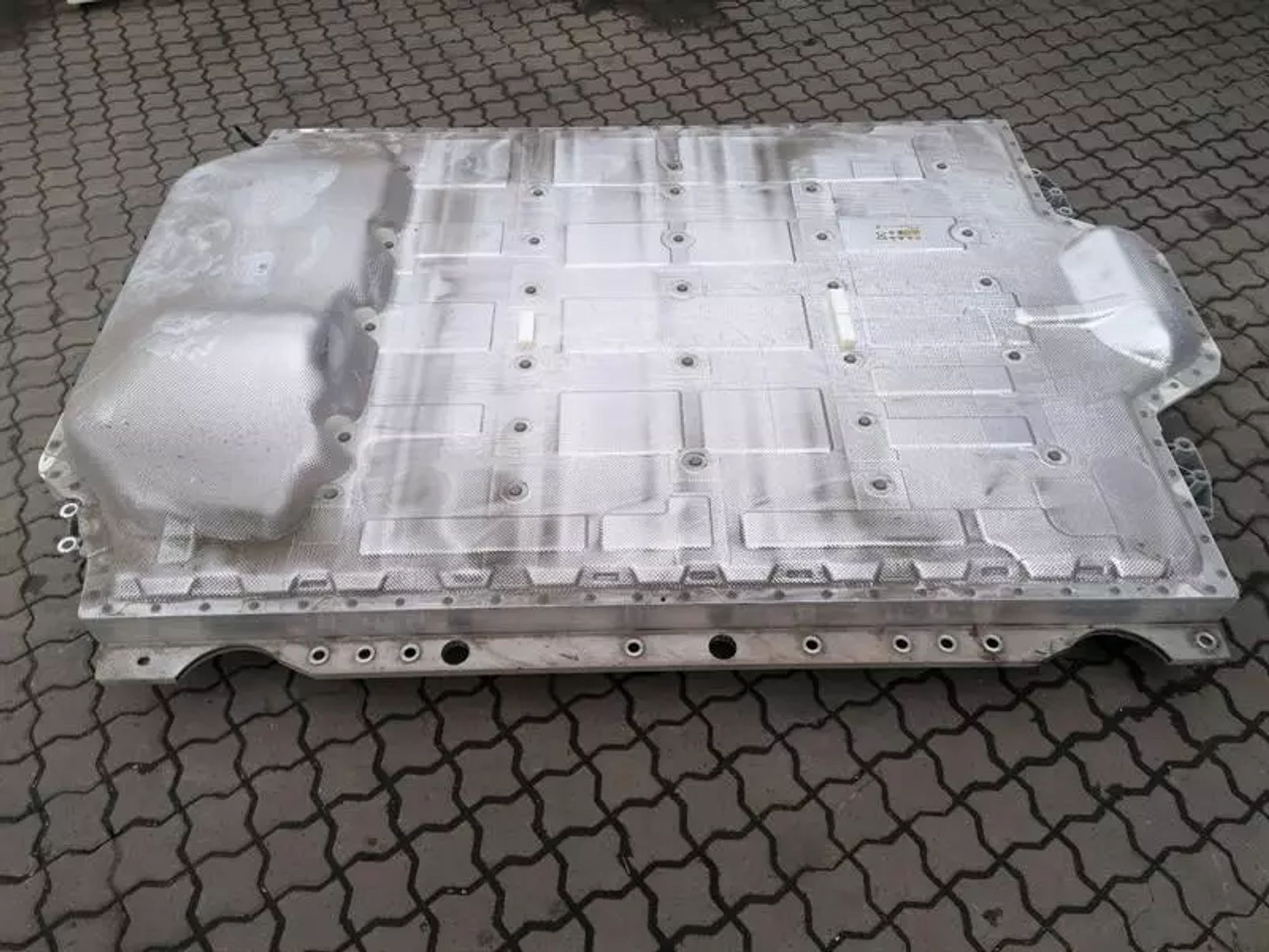 ОСНОВНАЯ АККУМУЛЯТОРНАЯ БАТАРЕЯ BMW iX i20 40 8840612 ОСНОВНАЯ АККУМУЛЯТОРНАЯ БАТАРЕЯ, 1200000 рублей, Москва