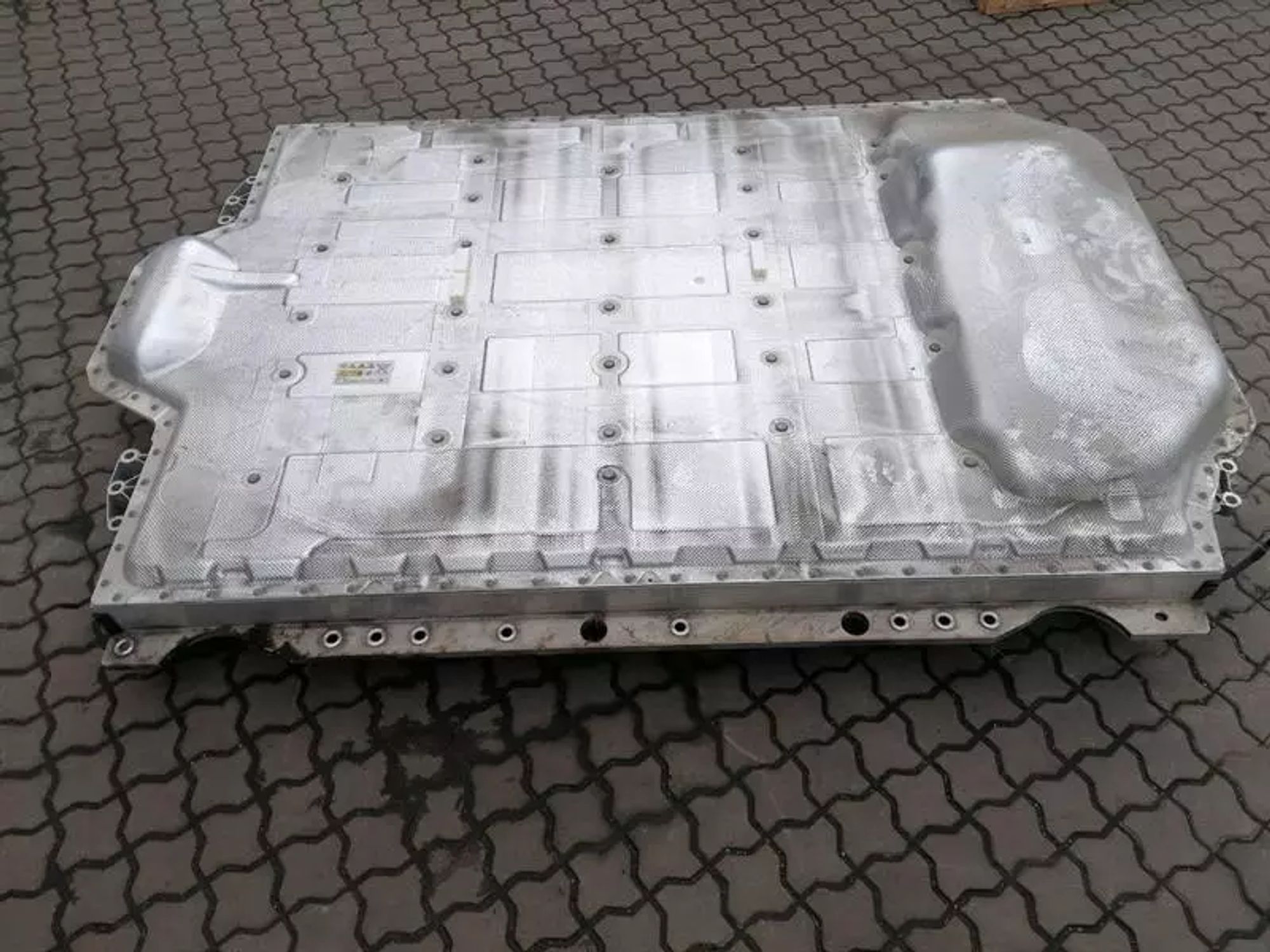 ОСНОВНАЯ АККУМУЛЯТОРНАЯ БАТАРЕЯ BMW iX i20 40 8840612 ОСНОВНАЯ АККУМУЛЯТОРНАЯ БАТАРЕЯ, 1200000 рублей, Москва