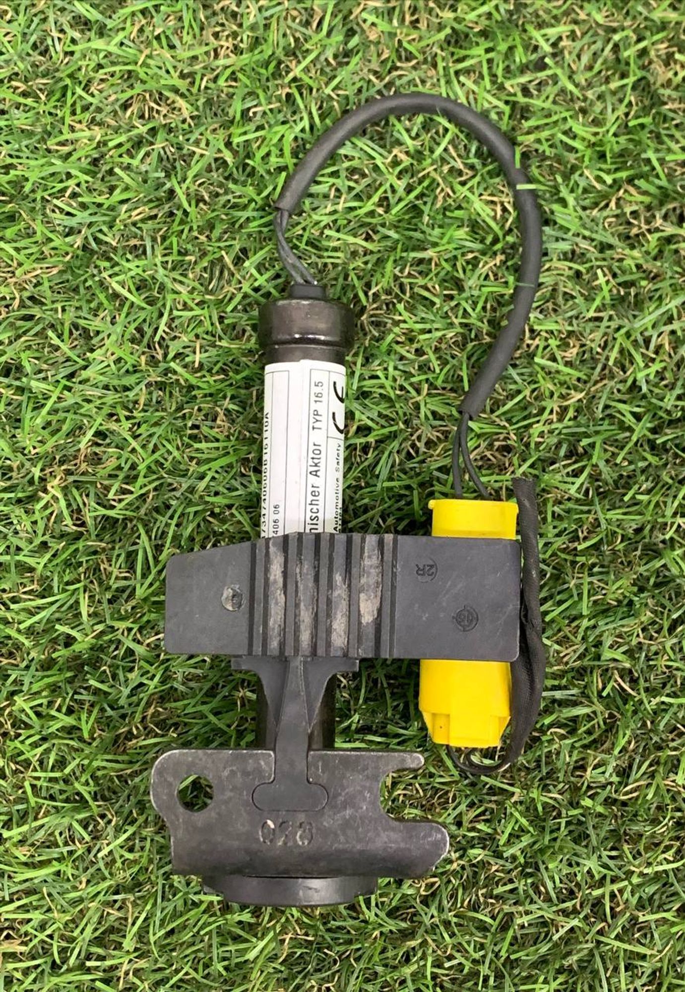 https://ycs.partsauto.market/partsauto-images/thmbs/h353NjtZg3VDP19b5HMt7LlpbQ93/b6940558b42b9afe60e686d215b935cc/af4e9040bdd51771312ee5cbc59be331.jpg