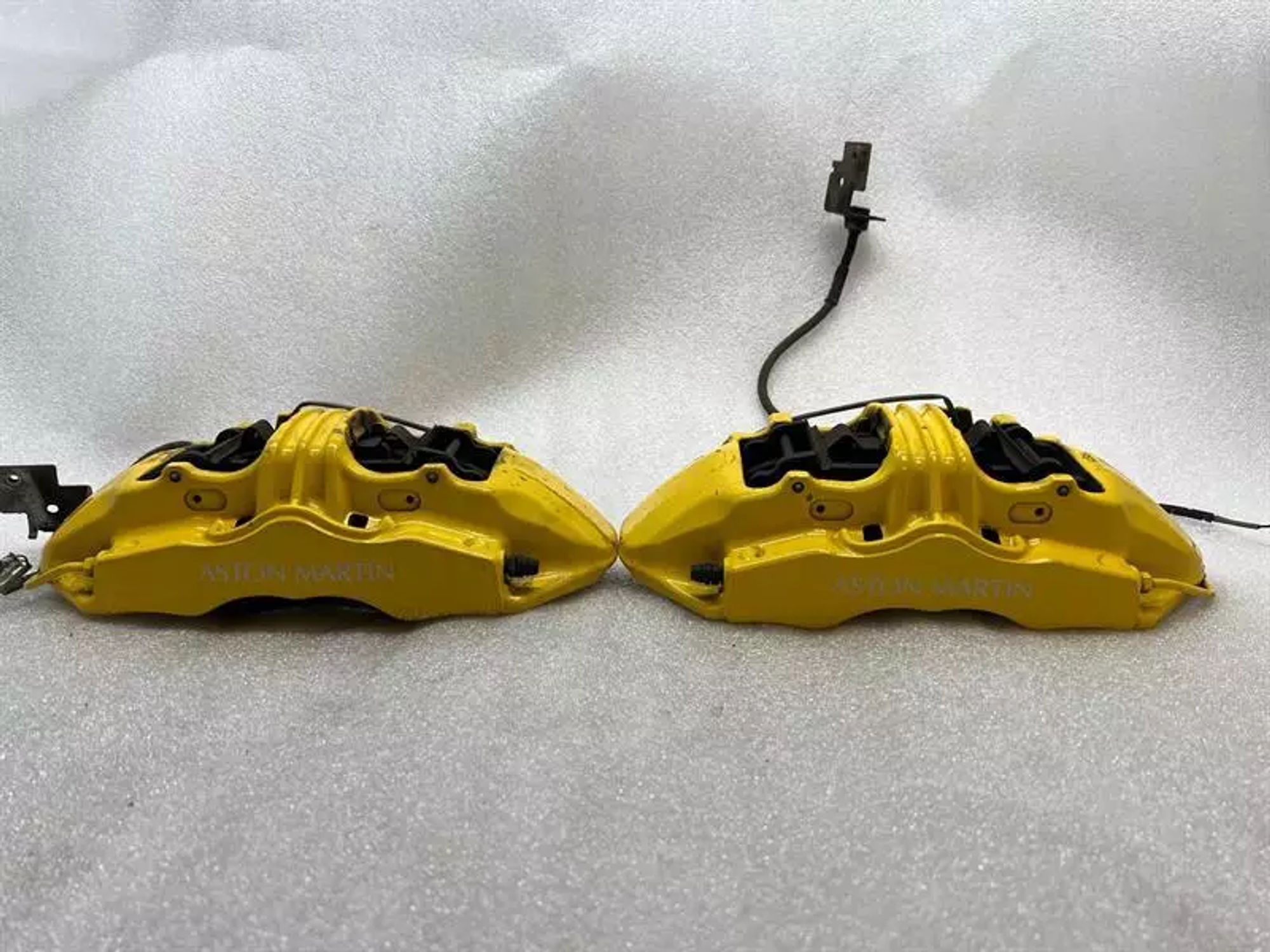 Комплект тормозных суппортов Aston Martin Vantage V12s, 390000 рублей, Москва