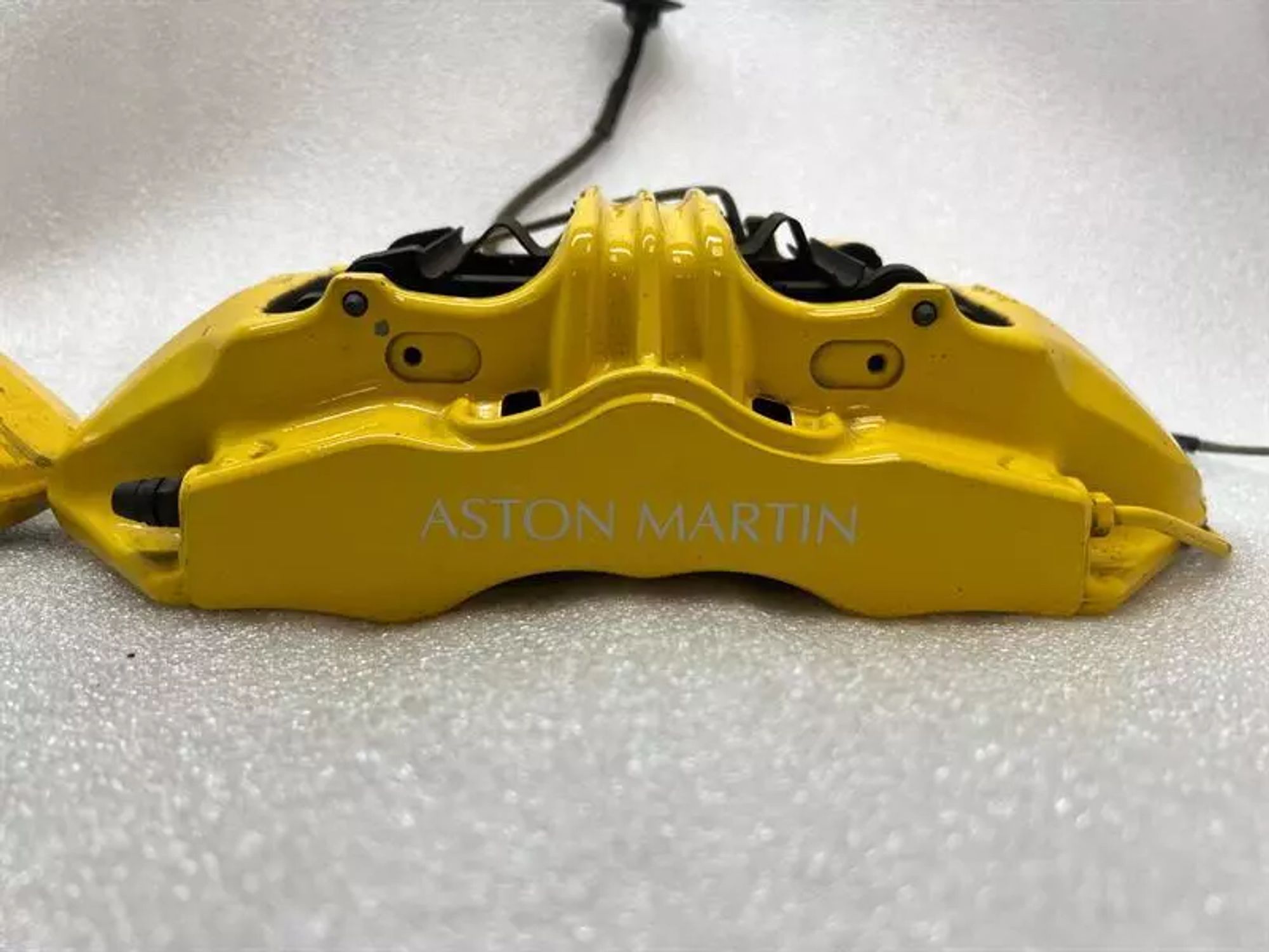 Комплект тормозных суппортов Aston Martin Vantage V12s, 390000 рублей, Москва