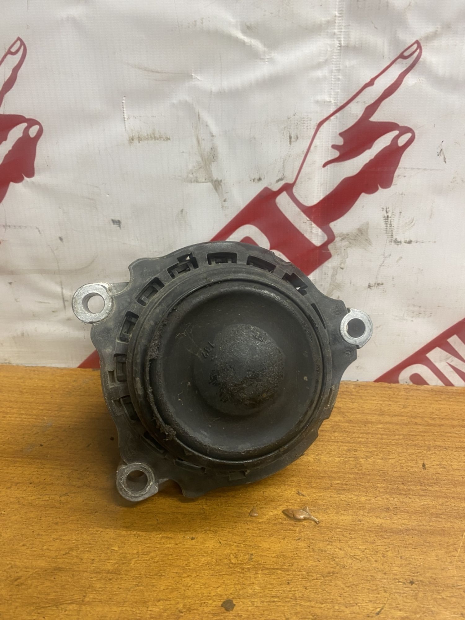https://ycs.partsauto.market/partsauto-images/thmbs/h353NjtZg3VDP19b5HMt7LlpbQ93/b7a3630dd7b22fc81dee16856aef9202/cdc7f7849cc246784e70f444a6a75bd8.jpg
