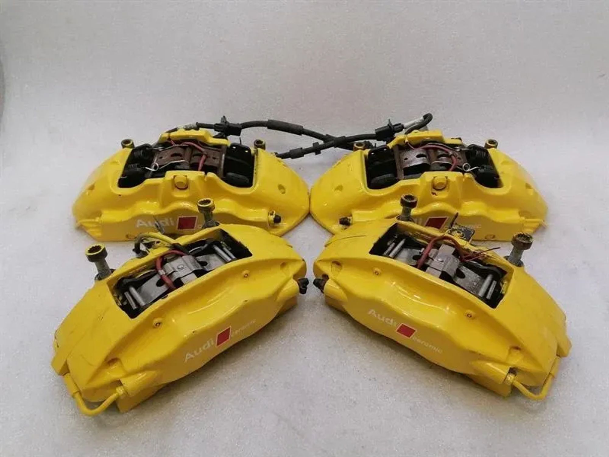 Комплект тормозных суппортов R8 4S ceramic brake, 1630000 рублей, Москва