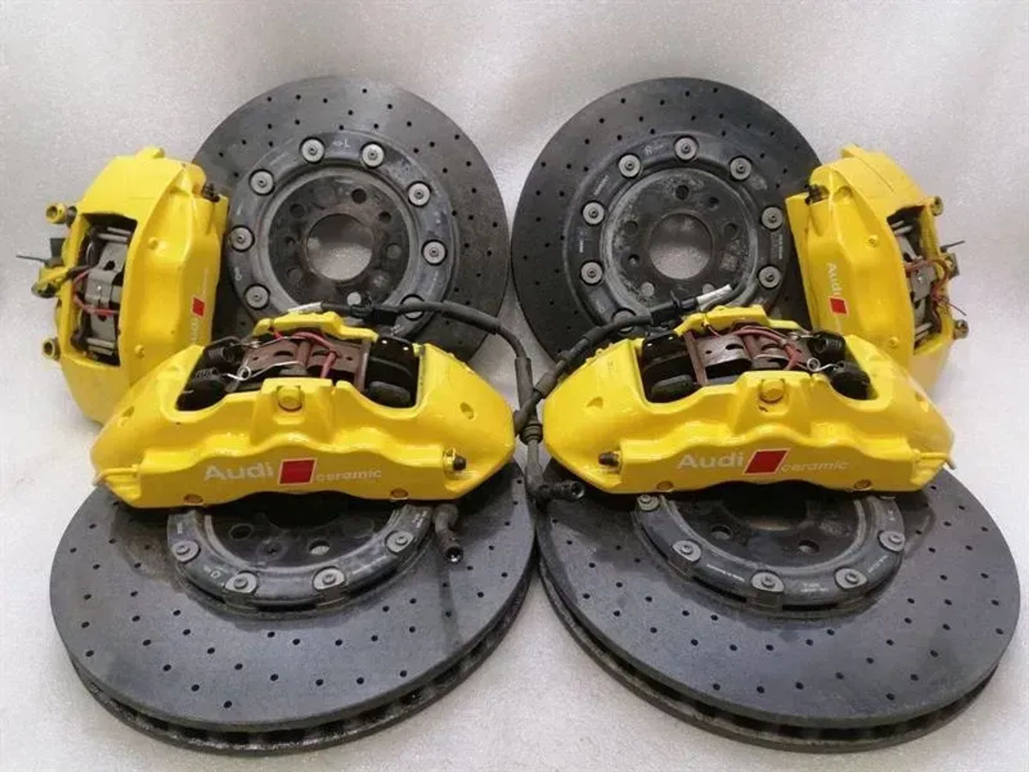 Комплект тормозных суппортов R8 4S ceramic brake, 1630000 рублей, Москва