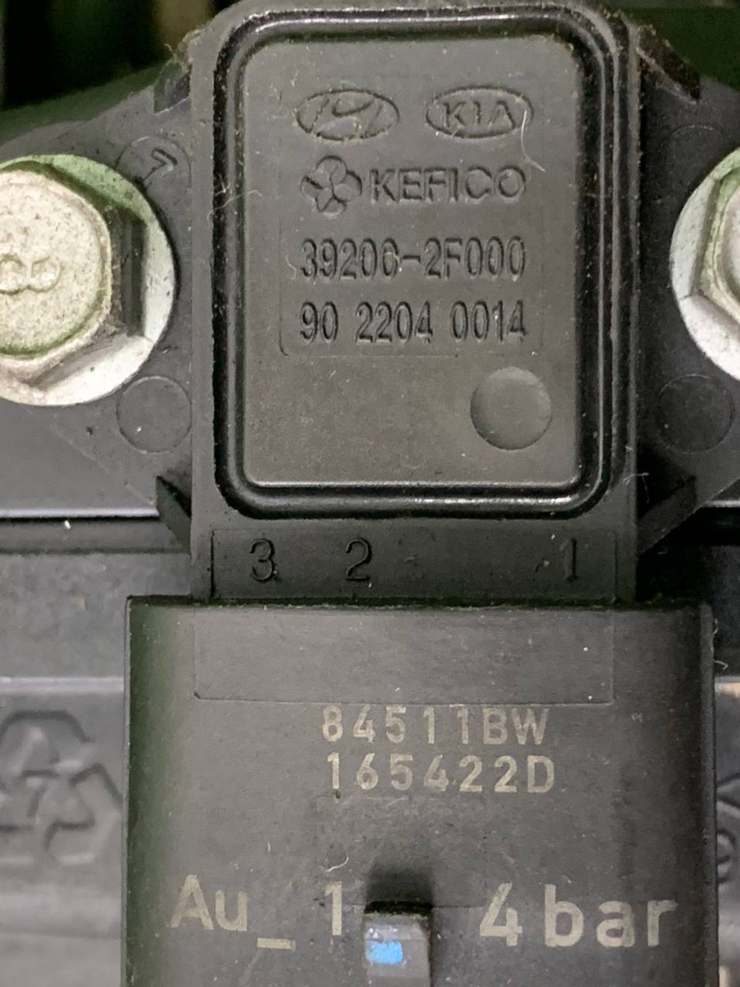 https://ycs.partsauto.market/partsauto-images/thmbs/h353NjtZg3VDP19b5HMt7LlpbQ93/b8bce71339d86ce38571160b454608e8/81c35a32e177b6c01e2fd75247d28b04.jpg