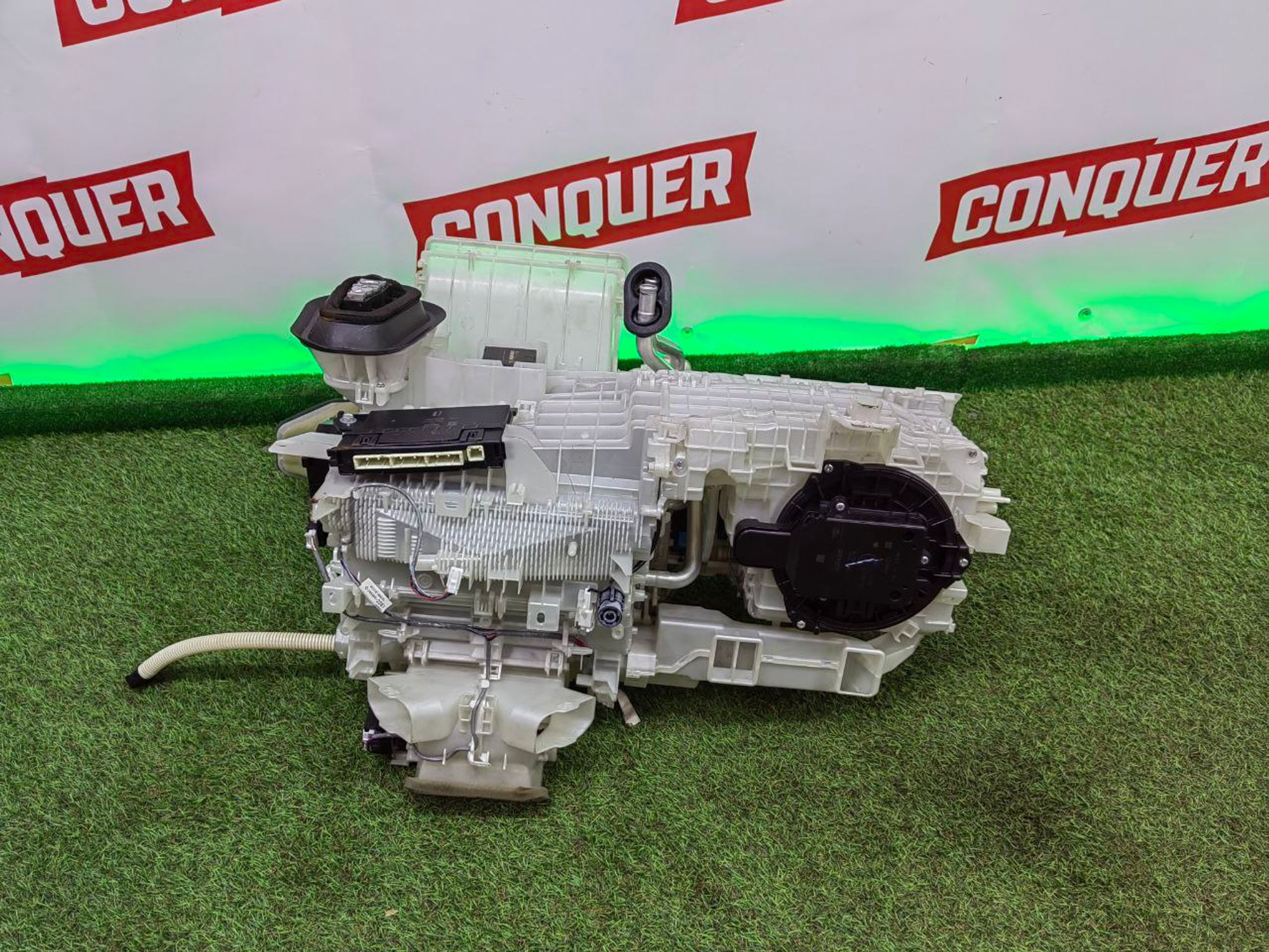 https://ycs.partsauto.market/partsauto-images/thmbs/h353NjtZg3VDP19b5HMt7LlpbQ93/ba4727c56516ac49c53e82d186f4eb91/b9ef2dc8d3171d990c5f3f676604474a.jpg