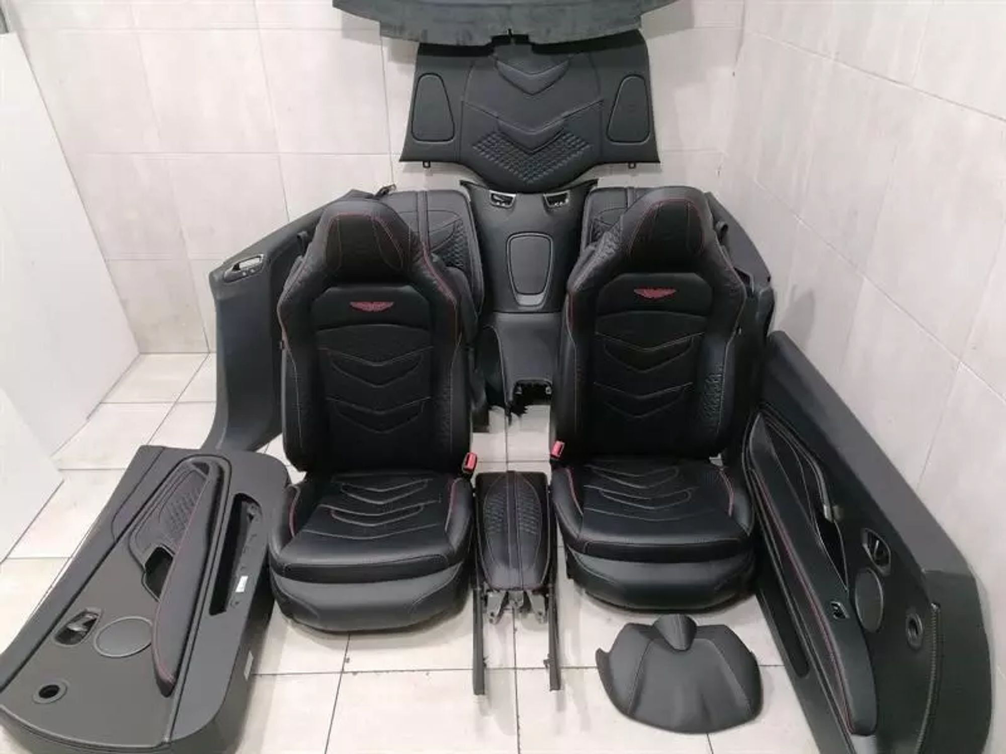 Салон ASTON MARTIN DBS DB11 SUPERLEGGERA AM7, 1075000 рублей, Москва