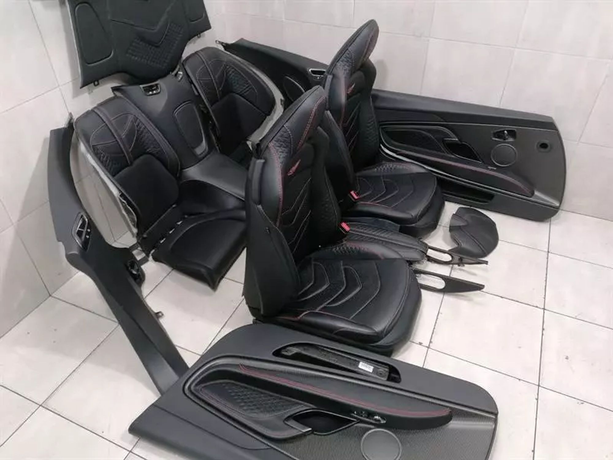 Салон ASTON MARTIN DBS DB11 SUPERLEGGERA AM7, 1075000 рублей, Москва