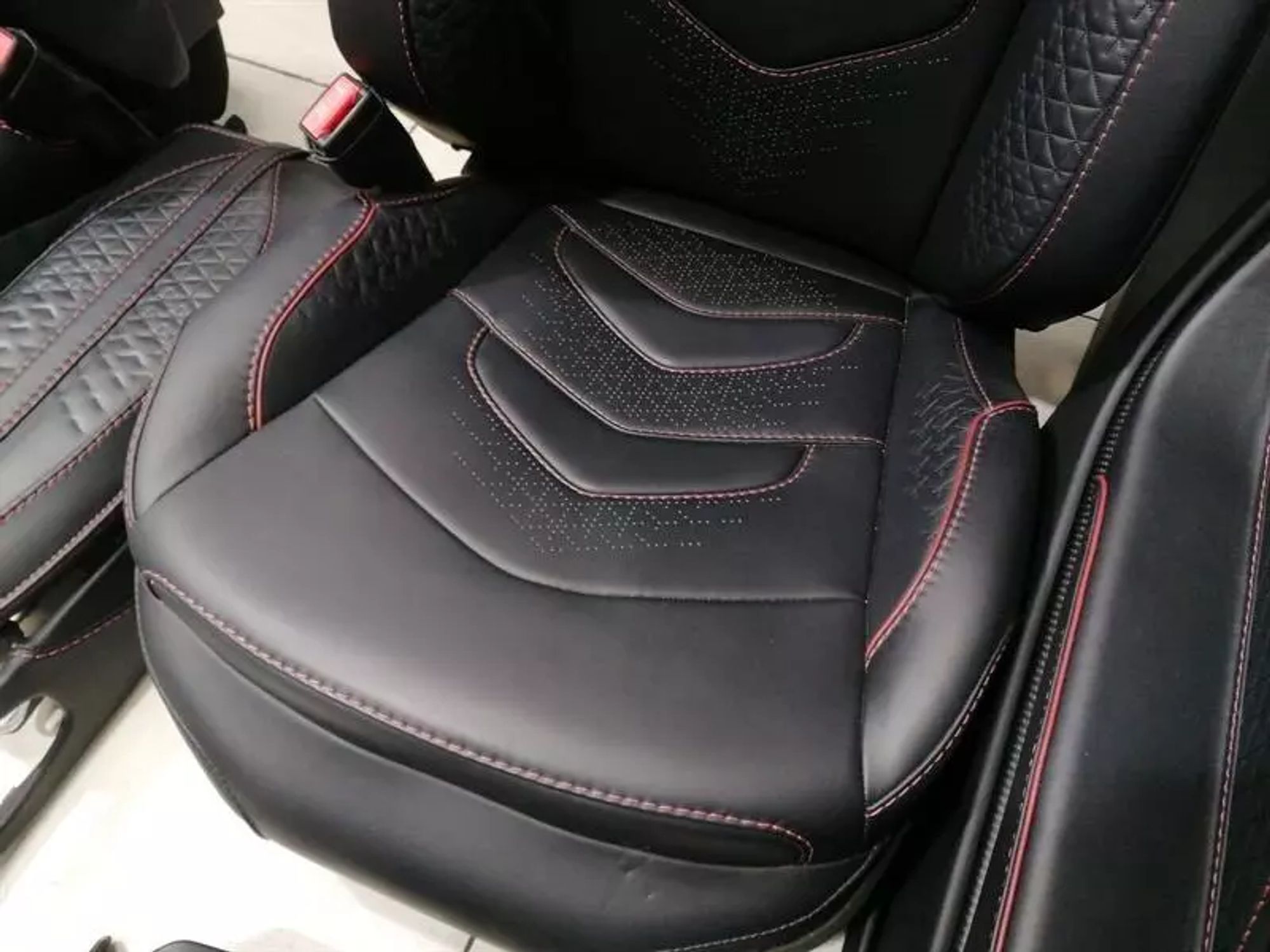 Салон ASTON MARTIN DBS DB11 SUPERLEGGERA AM7, 1075000 рублей, Москва