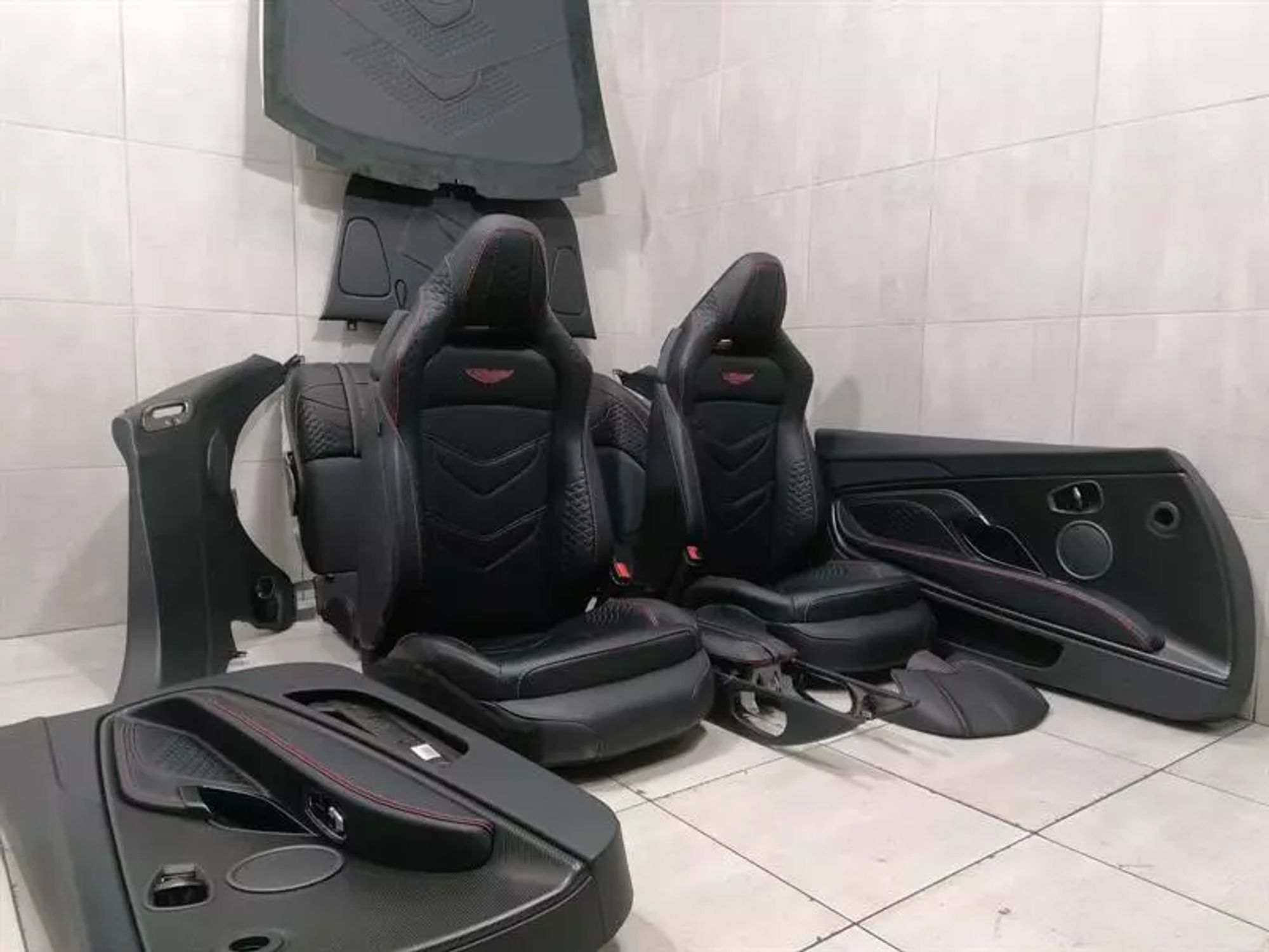 Салон ASTON MARTIN DBS DB11 SUPERLEGGERA AM7, 1075000 рублей, Москва