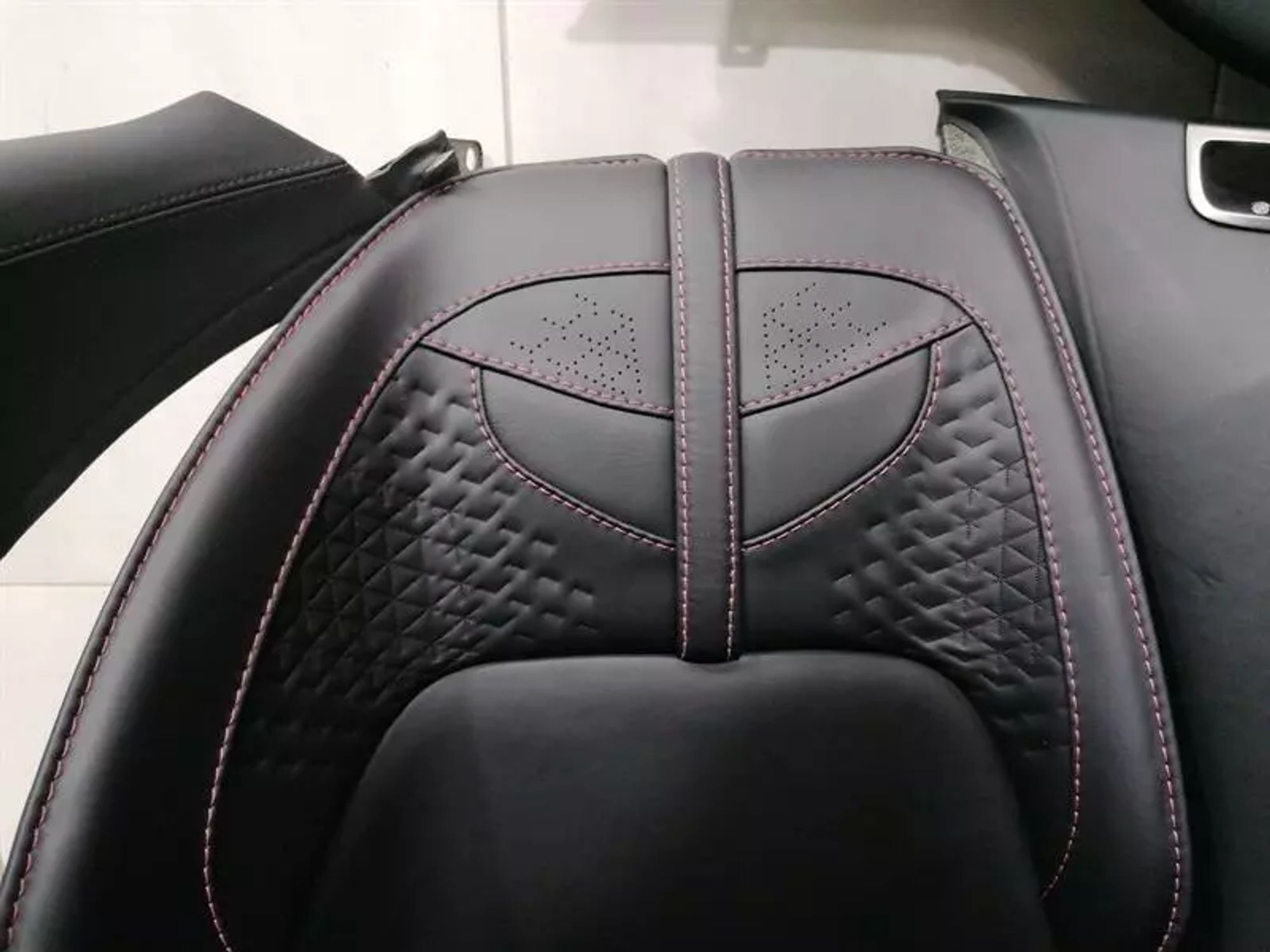 Салон ASTON MARTIN DBS DB11 SUPERLEGGERA AM7, 1075000 рублей, Москва