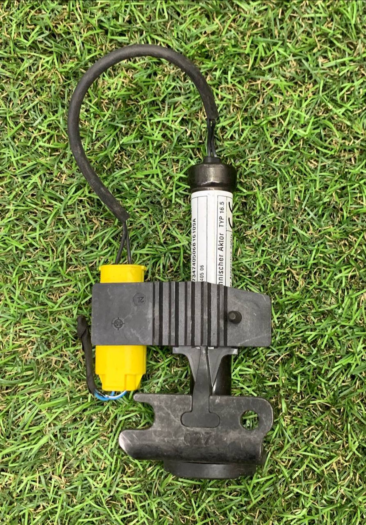 https://ycs.partsauto.market/partsauto-images/thmbs/h353NjtZg3VDP19b5HMt7LlpbQ93/c1044e13be0d90b90c08b8ce03a8775c/b6555dbeb0d90fdc9932855554bd2893.jpg