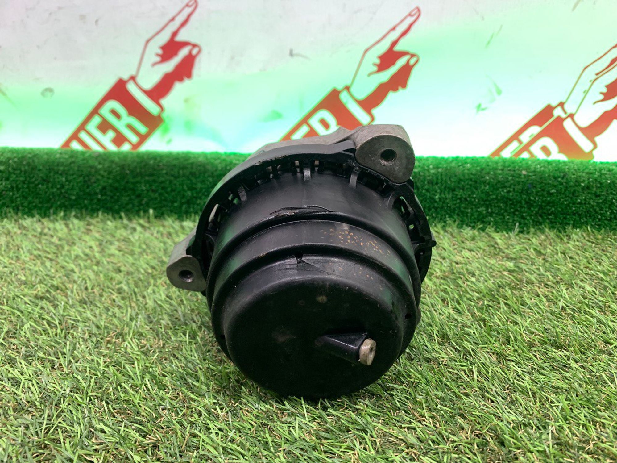 https://ycs.partsauto.market/partsauto-images/thmbs/h353NjtZg3VDP19b5HMt7LlpbQ93/c84cda66f3ab354944f33cb28cb0e4af/e4f94e5677e3028ffde297d53abeadd4.jpg