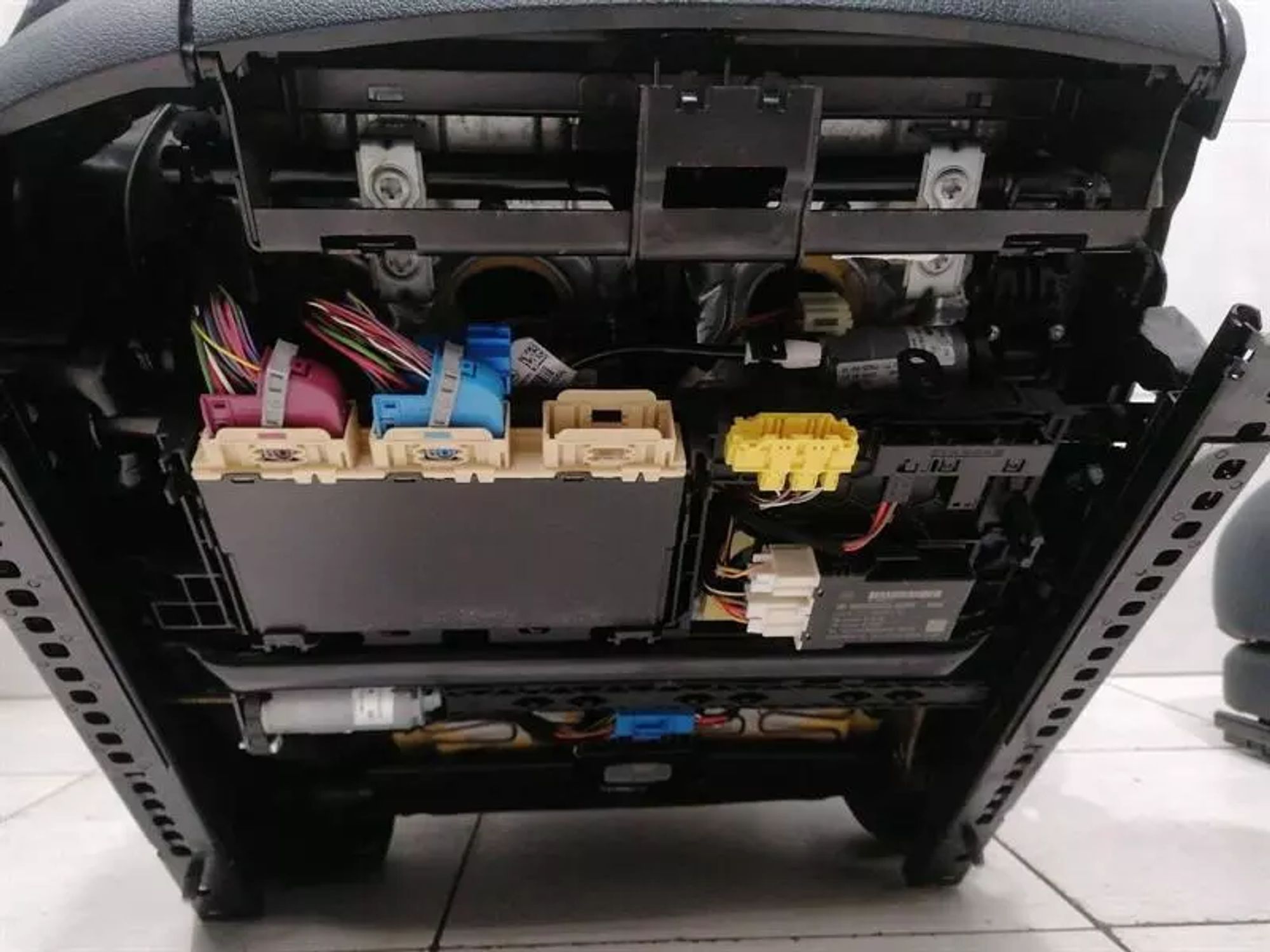 https://ycs.partsauto.market/partsauto-images/thmbs/h353NjtZg3VDP19b5HMt7LlpbQ93/cbc7d3b38fdc122e280a562bb6a7b183/c0e7d197fbf5c58be2bd9b51de99c7ed.jpg