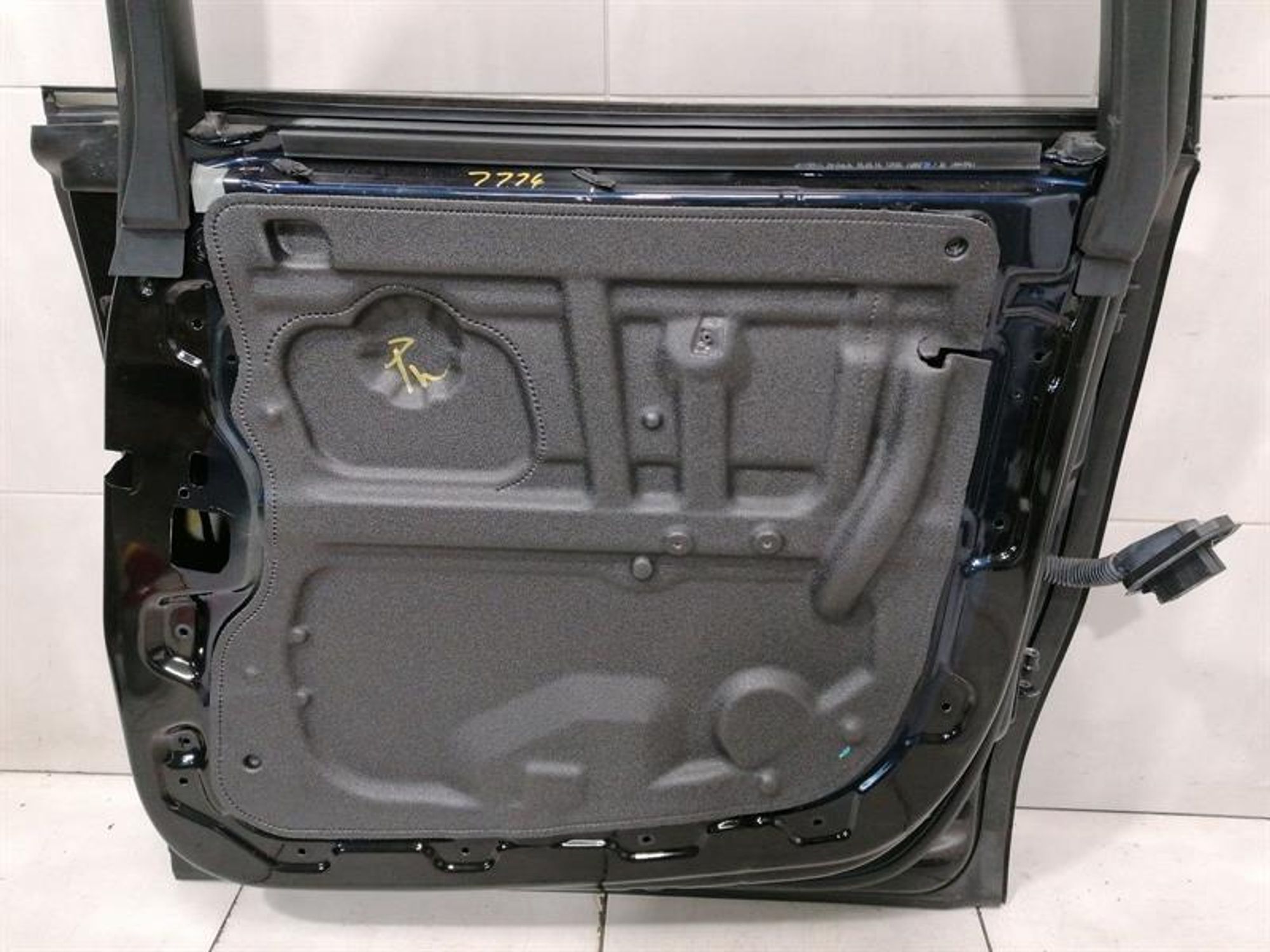 Правая задняя дверь ROLLS ROYCE GHOST SERIES II, 420000 рублей, Москва