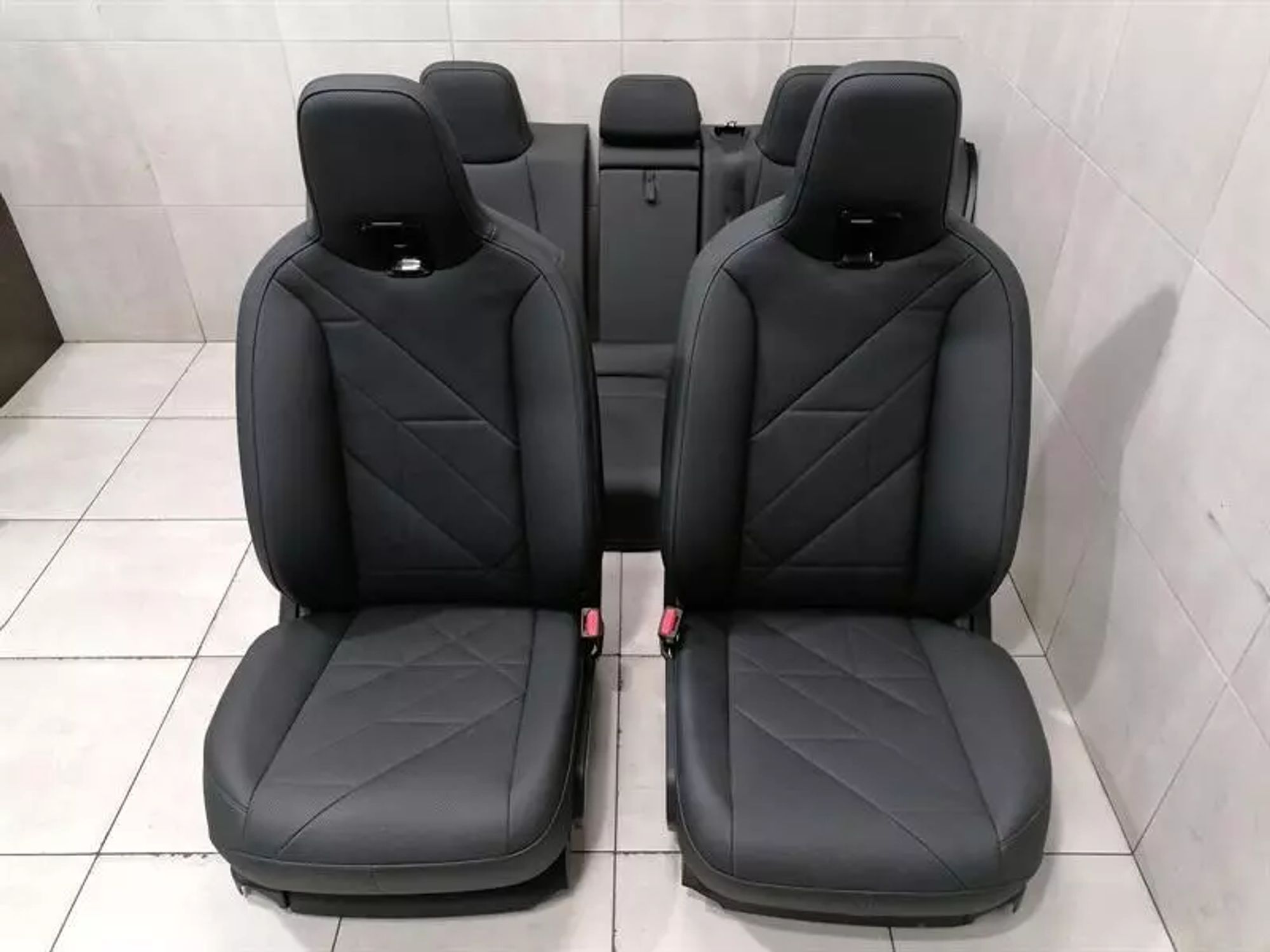 BMW iX i20 комплект кожаных сидений с подогревом, 400000 рублей, Москва