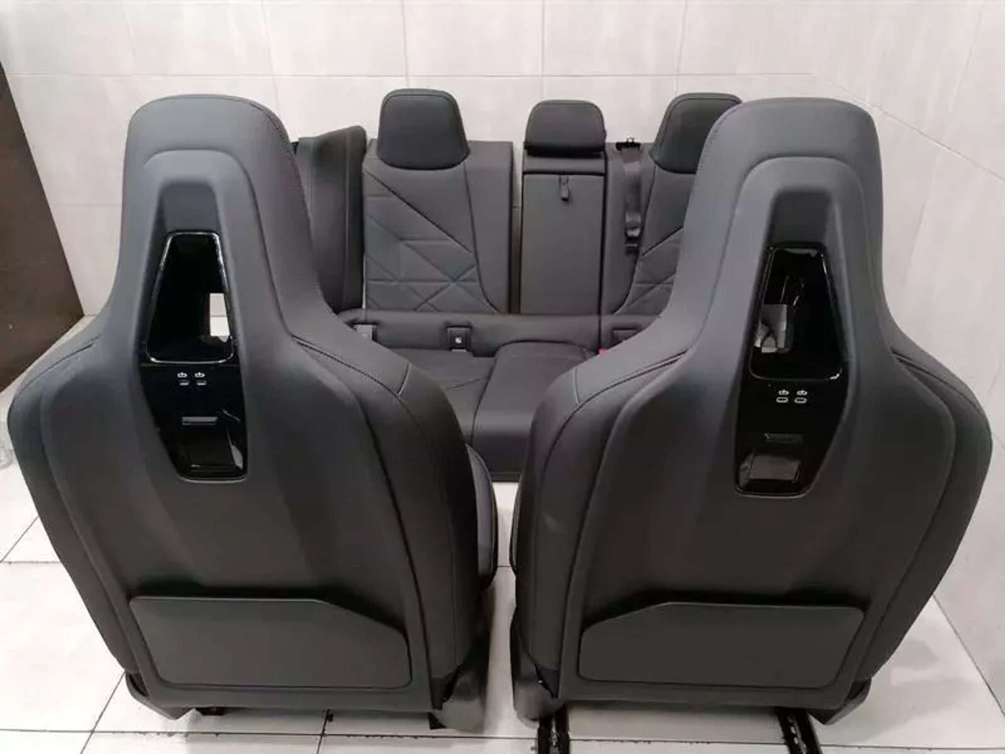 BMW iX i20 комплект кожаных сидений с подогревом, 400000 рублей, Москва