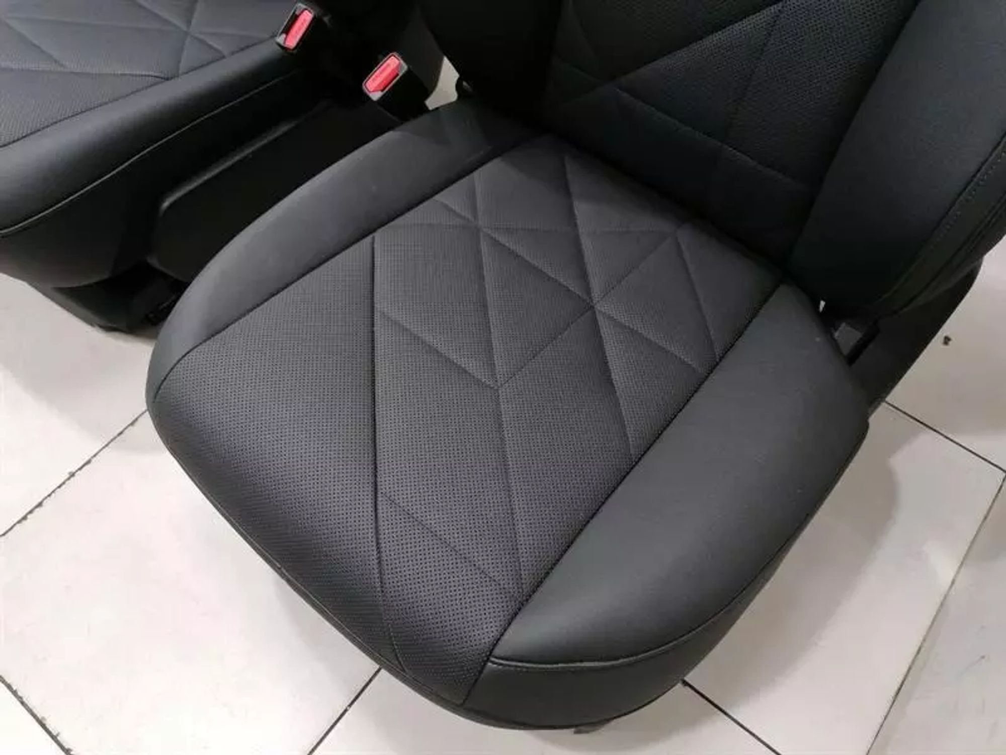 BMW iX i20 комплект кожаных сидений с подогревом, 400000 рублей, Москва