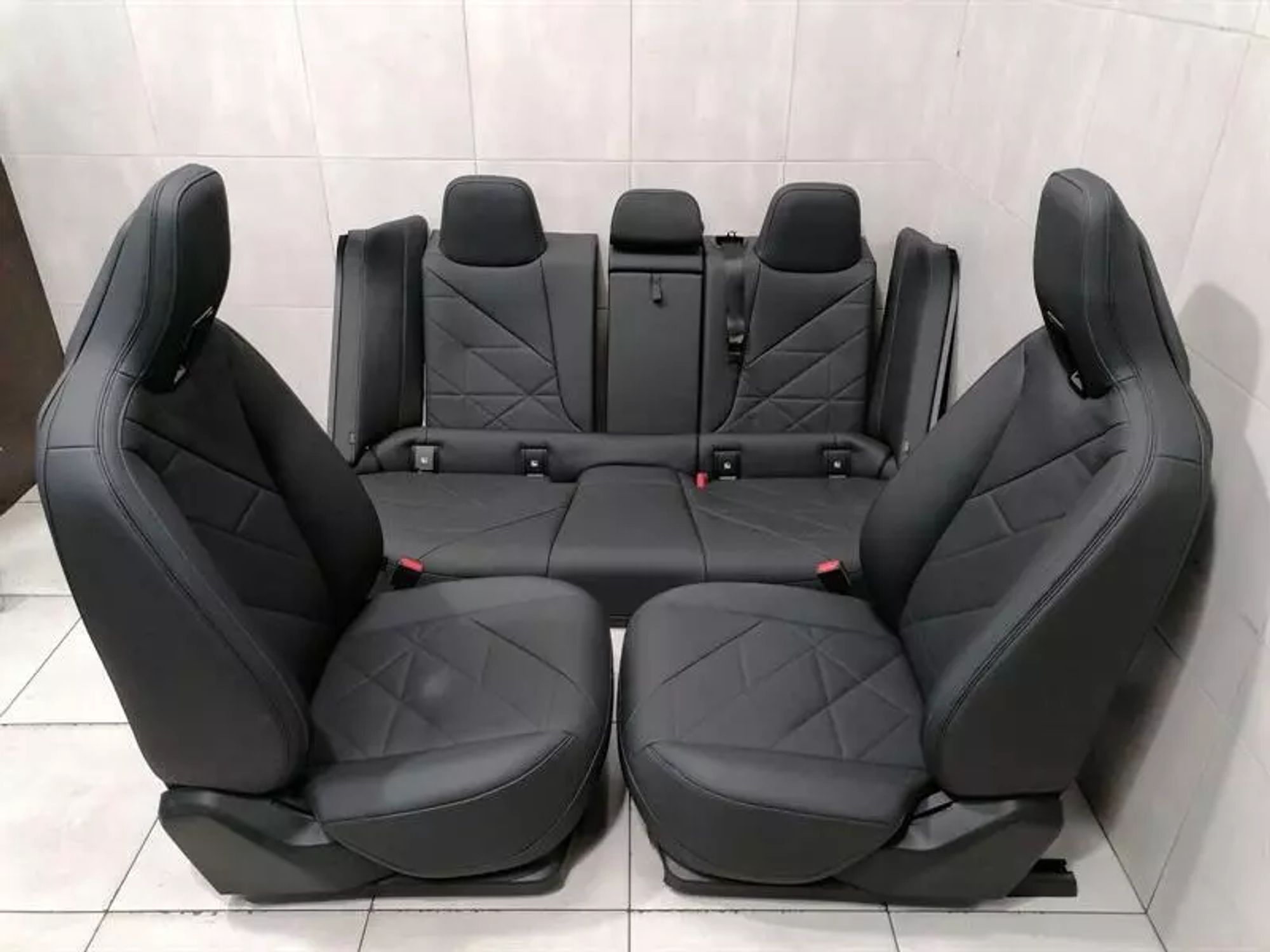 BMW iX i20 комплект кожаных сидений с подогревом, 400000 рублей, Москва