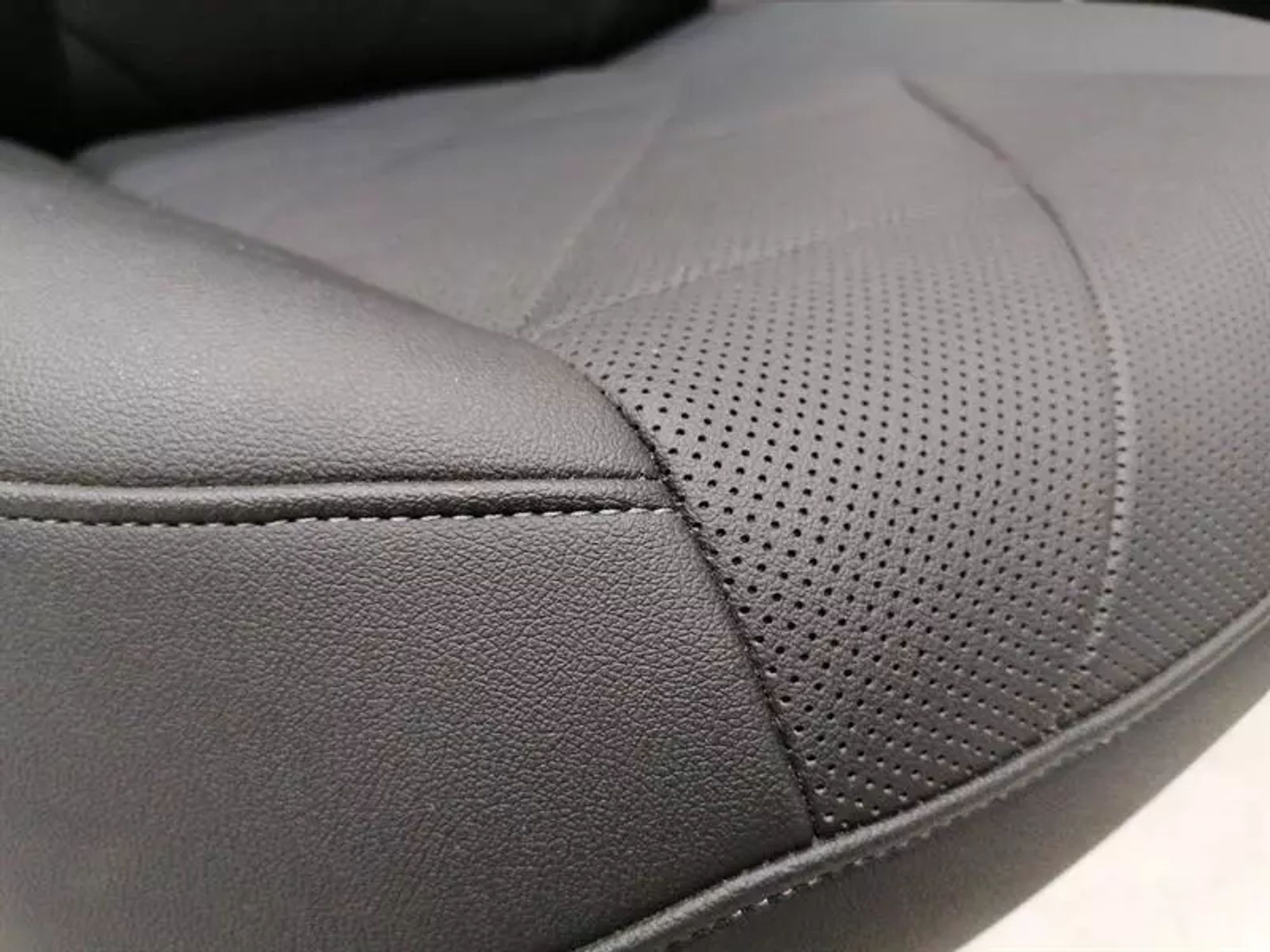 https://ycs.partsauto.market/partsauto-images/thmbs/h353NjtZg3VDP19b5HMt7LlpbQ93/ce2c9a90100ea7cd7e7c499ebd5556a5/a0959adccdb1a43fff7e51ab4bce32cb.jpg