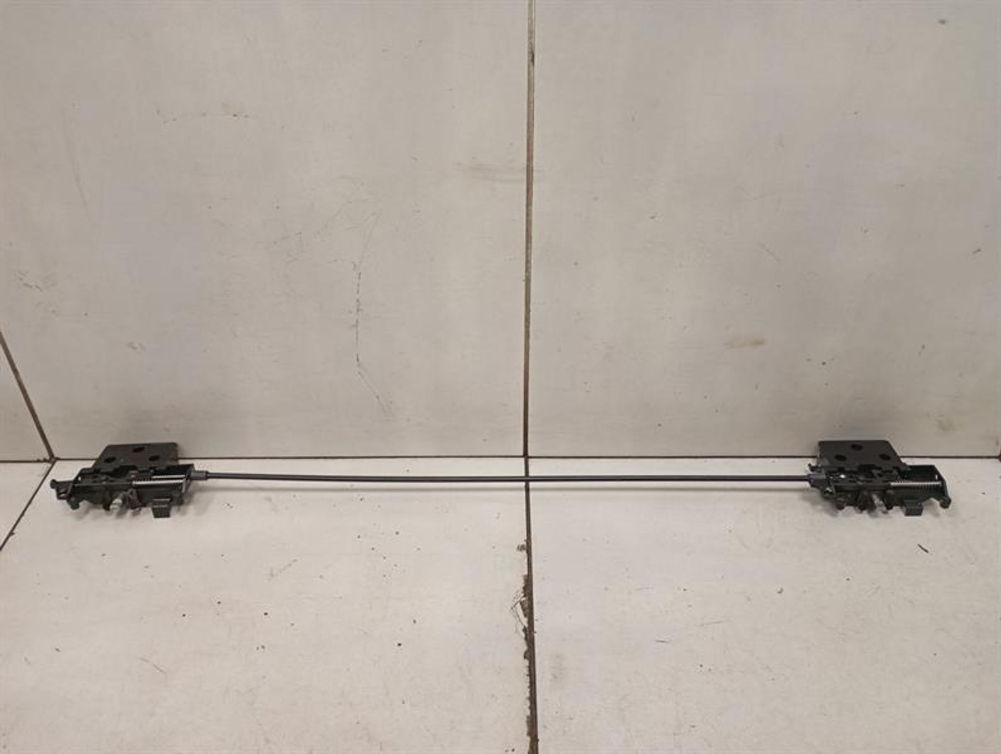 РАЗДВИЖНОЙ ЛЮК НА КРЫШЕ С ПЕРЕКЛЮЧАЕМЫМ ОСТЕКЛЕНИЕМ MAYBACH 62, 670000 рублей, Москва