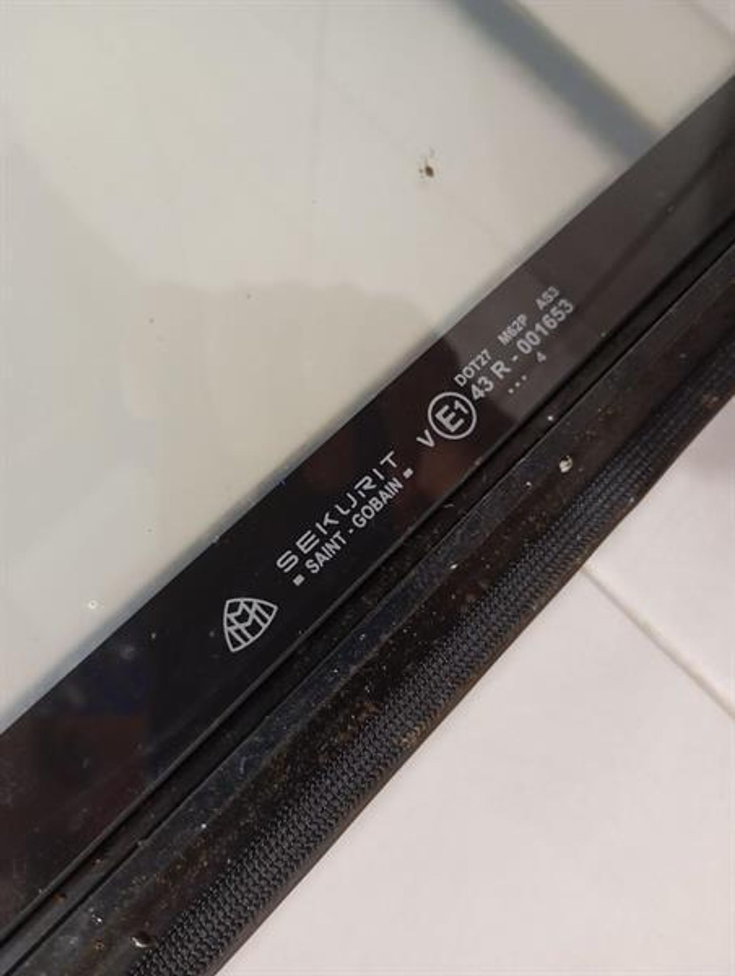 РАЗДВИЖНОЙ ЛЮК НА КРЫШЕ С ПЕРЕКЛЮЧАЕМЫМ ОСТЕКЛЕНИЕМ MAYBACH 62, 670000 рублей, Москва