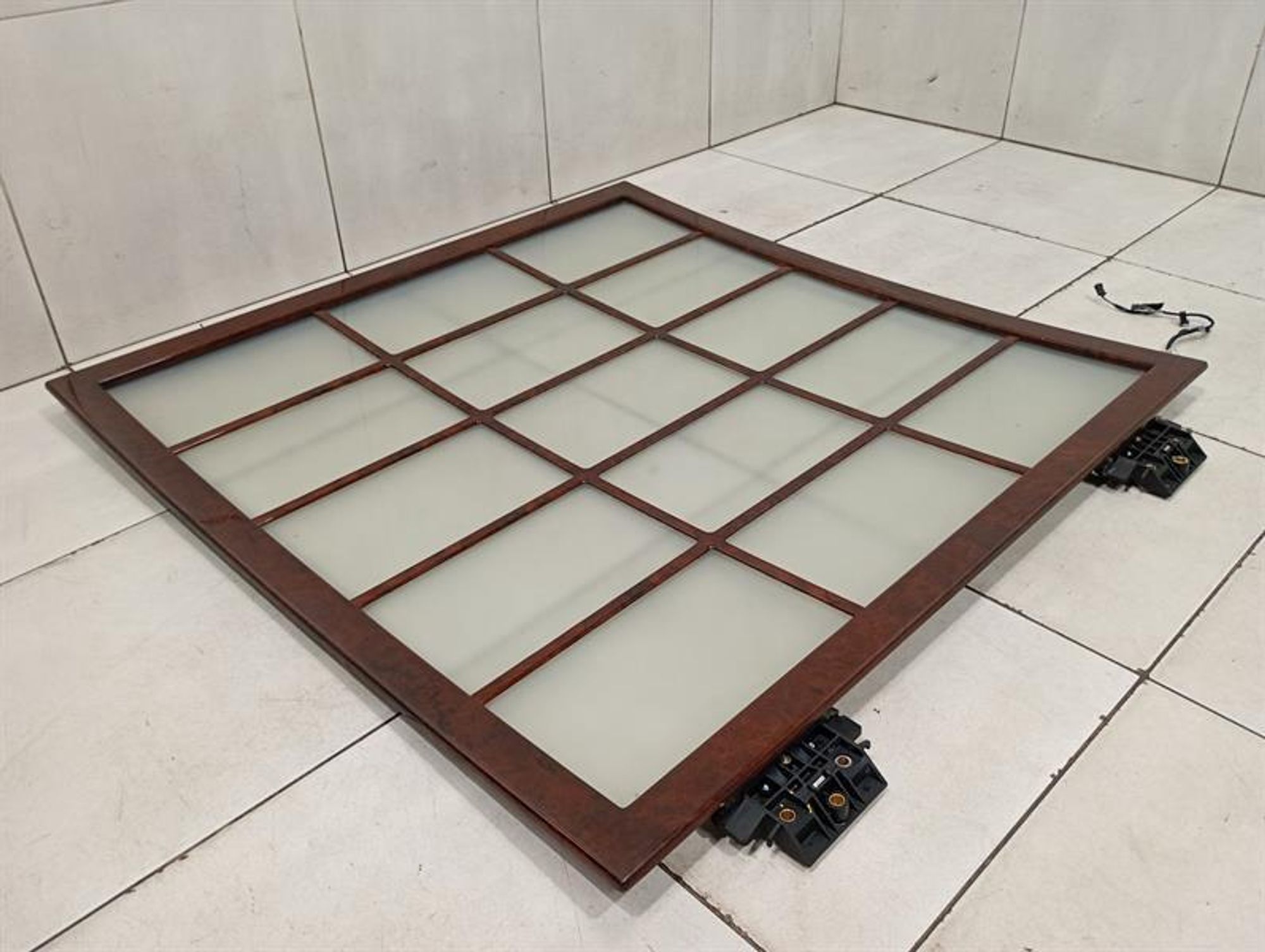 РАЗДВИЖНОЙ ЛЮК НА КРЫШЕ С ПЕРЕКЛЮЧАЕМЫМ ОСТЕКЛЕНИЕМ MAYBACH 62, 670000 рублей, Москва