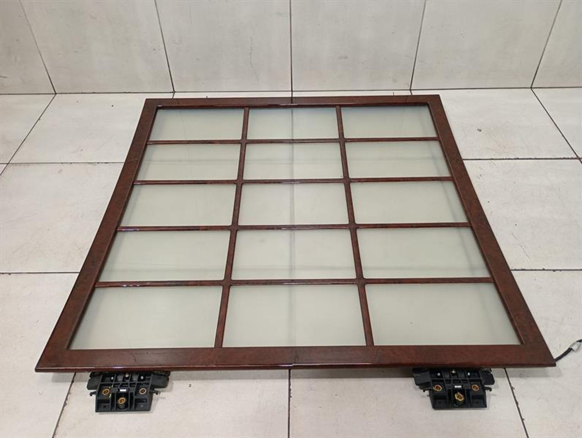 РАЗДВИЖНОЙ ЛЮК НА КРЫШЕ С ПЕРЕКЛЮЧАЕМЫМ ОСТЕКЛЕНИЕМ MAYBACH 62, 670000 рублей, Москва