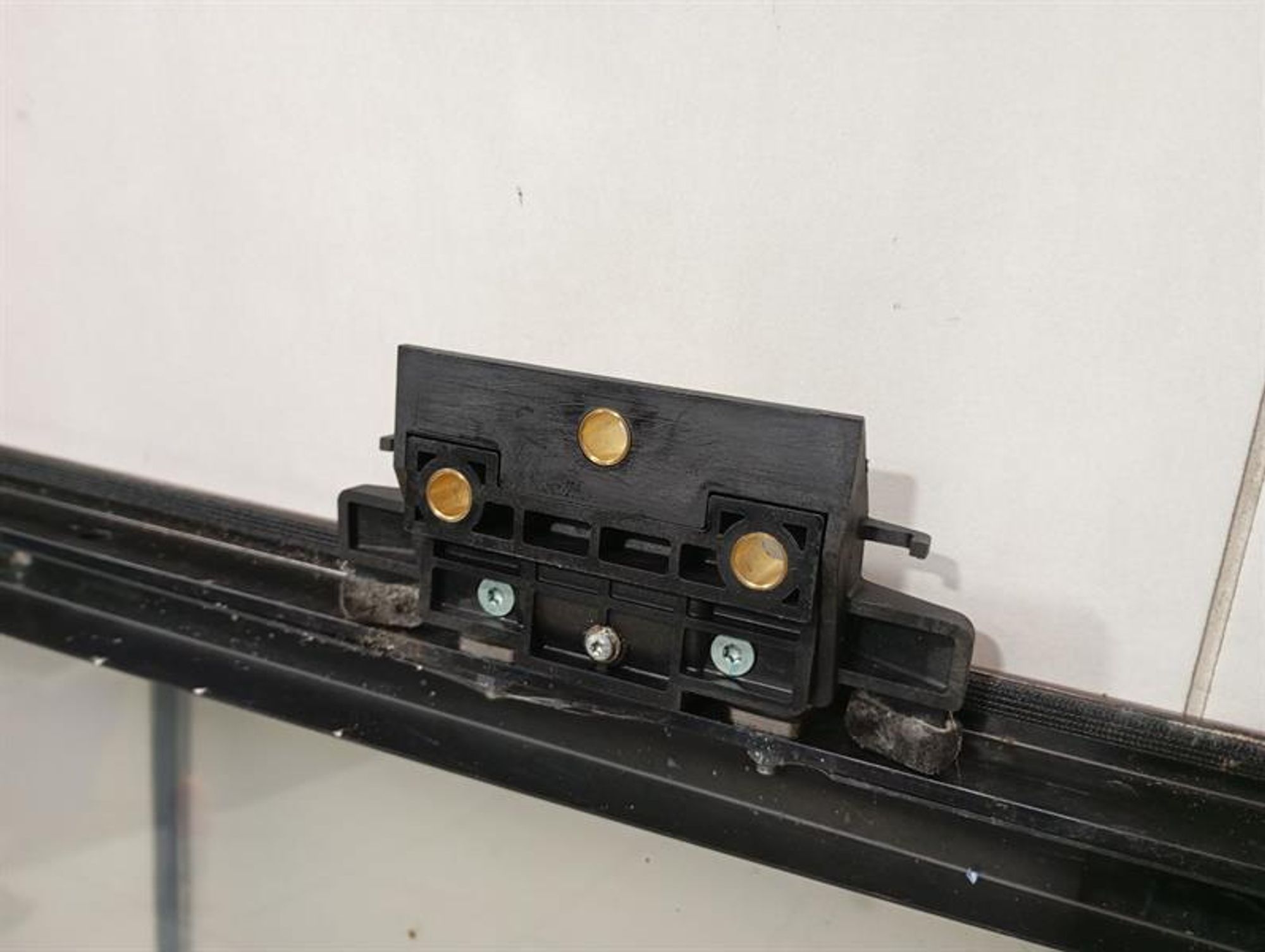 РАЗДВИЖНОЙ ЛЮК НА КРЫШЕ С ПЕРЕКЛЮЧАЕМЫМ ОСТЕКЛЕНИЕМ MAYBACH 62, 670000 рублей, Москва