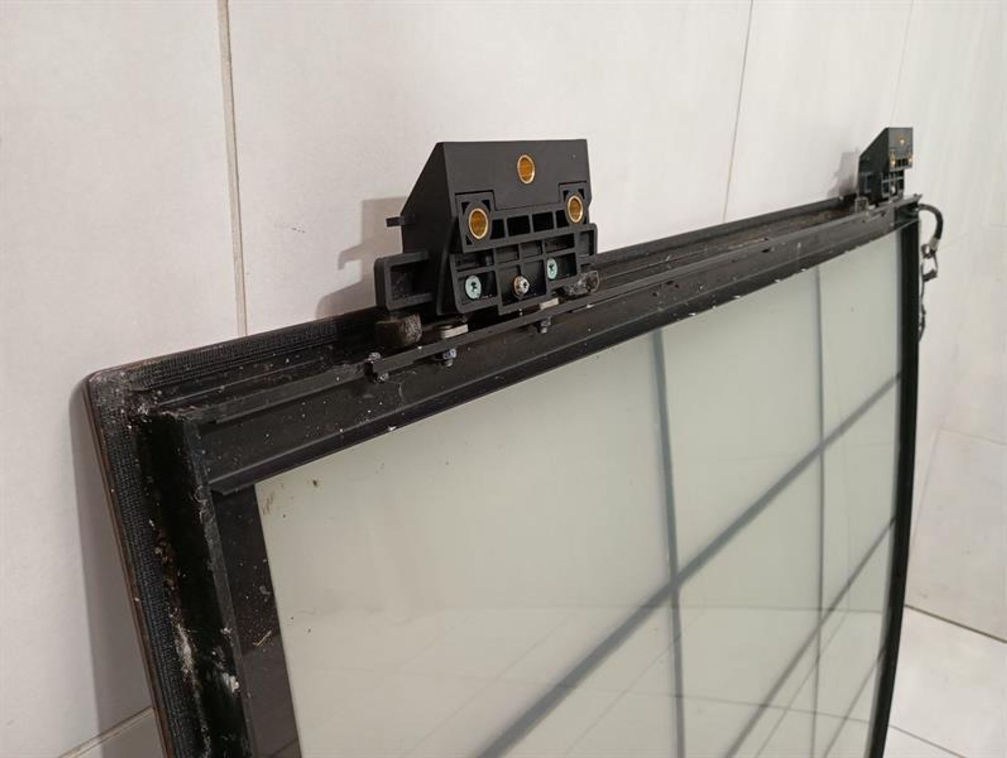 РАЗДВИЖНОЙ ЛЮК НА КРЫШЕ С ПЕРЕКЛЮЧАЕМЫМ ОСТЕКЛЕНИЕМ MAYBACH 62, 670000 рублей, Москва