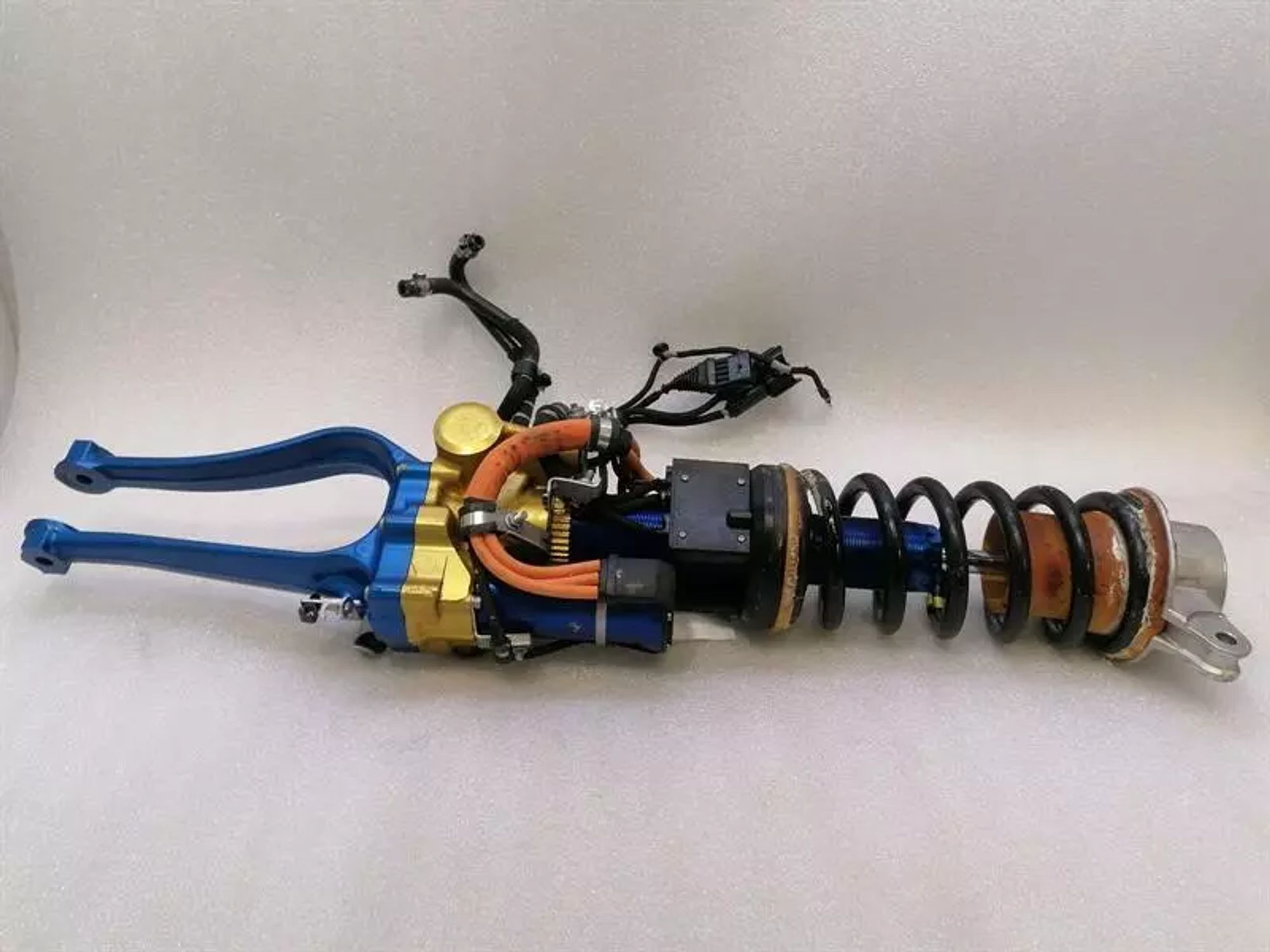 Передний амортизатор Ferrari Purosangue F175, 1250000 рублей, Москва