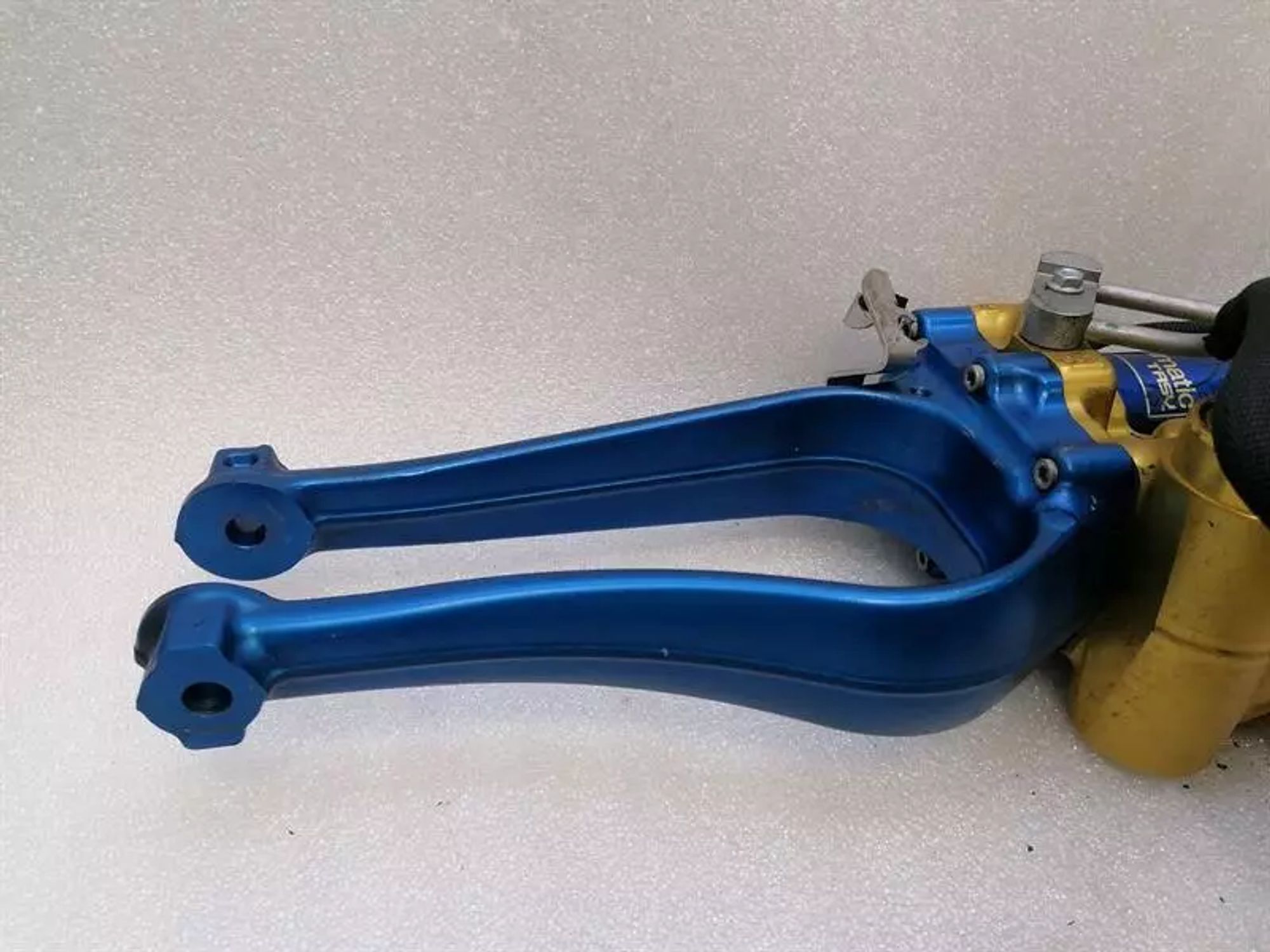 Передний амортизатор Ferrari Purosangue F175, 1250000 рублей, Москва