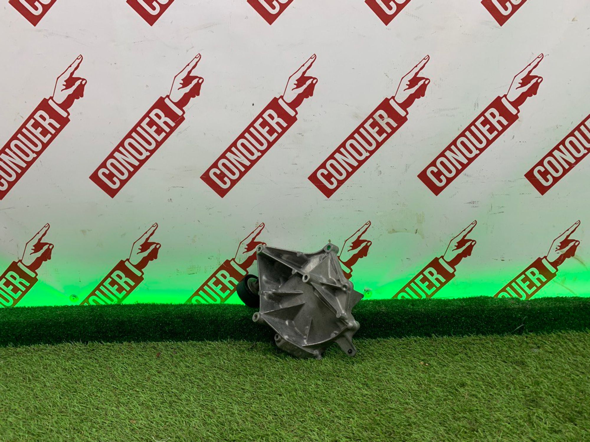 Кронштейн компрессора кондиционера Mercedes Benz W205 X253 W222 R172, 2000 рублей, Москва