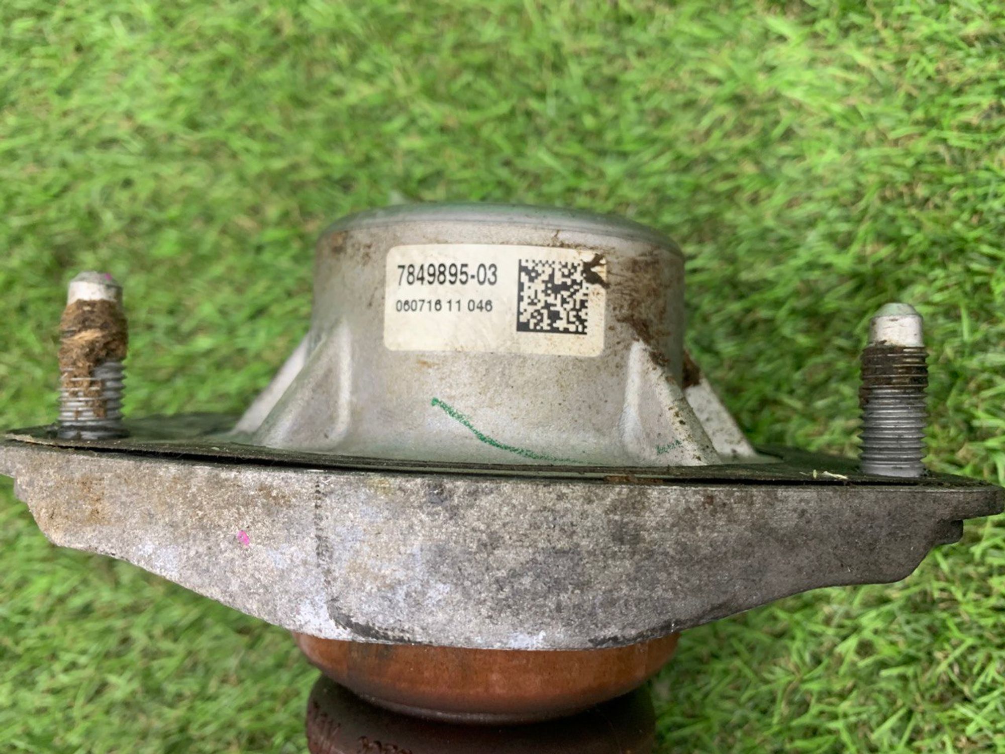 https://ycs.partsauto.market/partsauto-images/thmbs/h353NjtZg3VDP19b5HMt7LlpbQ93/e0ffa9510b276d20d661d6f947a16bf0/68f2cc1f9f5313492b0f32139fd44152.jpg