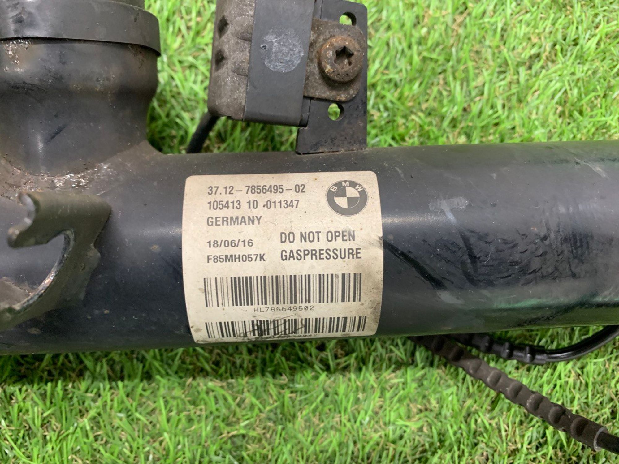 https://ycs.partsauto.market/partsauto-images/thmbs/h353NjtZg3VDP19b5HMt7LlpbQ93/e0ffa9510b276d20d661d6f947a16bf0/ae50105b68f8eaff6ab8ec536a5f990a.jpg