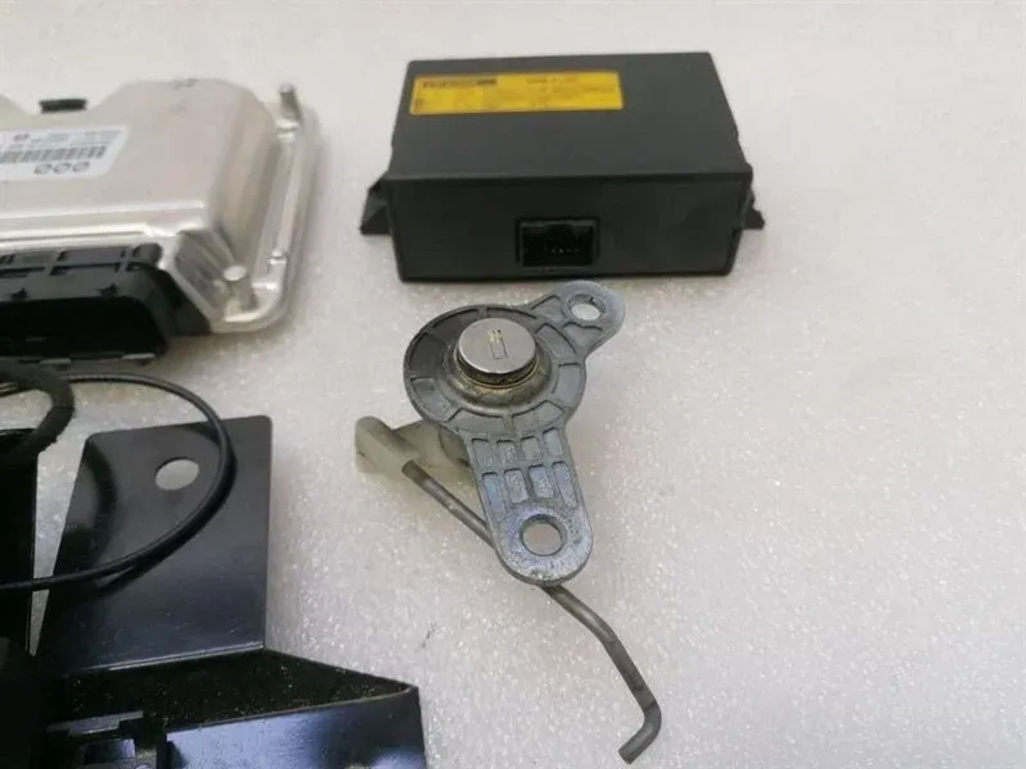https://ycs.partsauto.market/partsauto-images/thmbs/h353NjtZg3VDP19b5HMt7LlpbQ93/e30538ccf161274a16e67615b771bfaf/22996d511e2d8da72b81e070ef165d9c.jpg