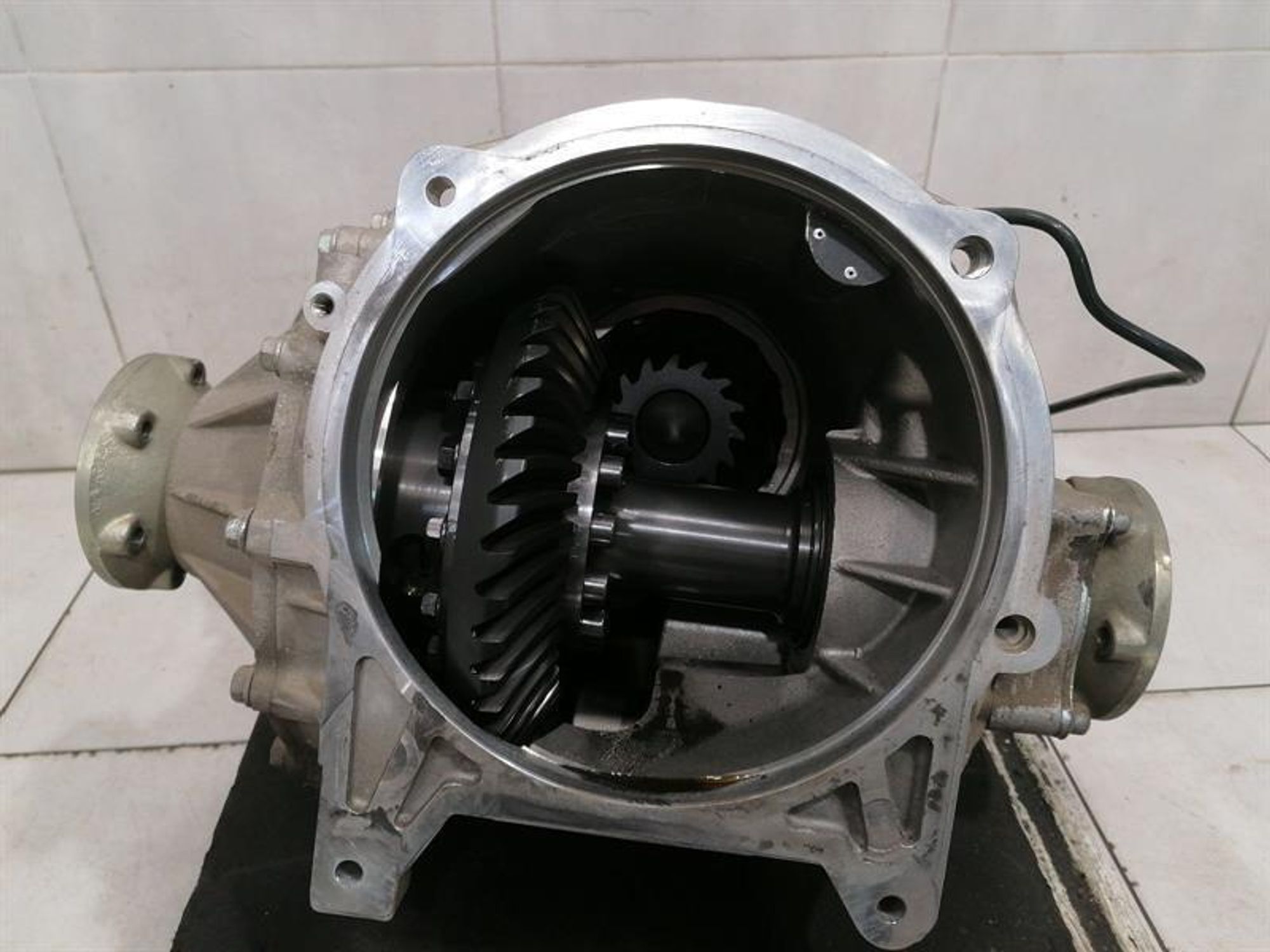 ЗАДНИЙ ДИФФЕРЕНЦИАЛ ASTON MARTIN RAPIDE S, 335000 рублей, Москва