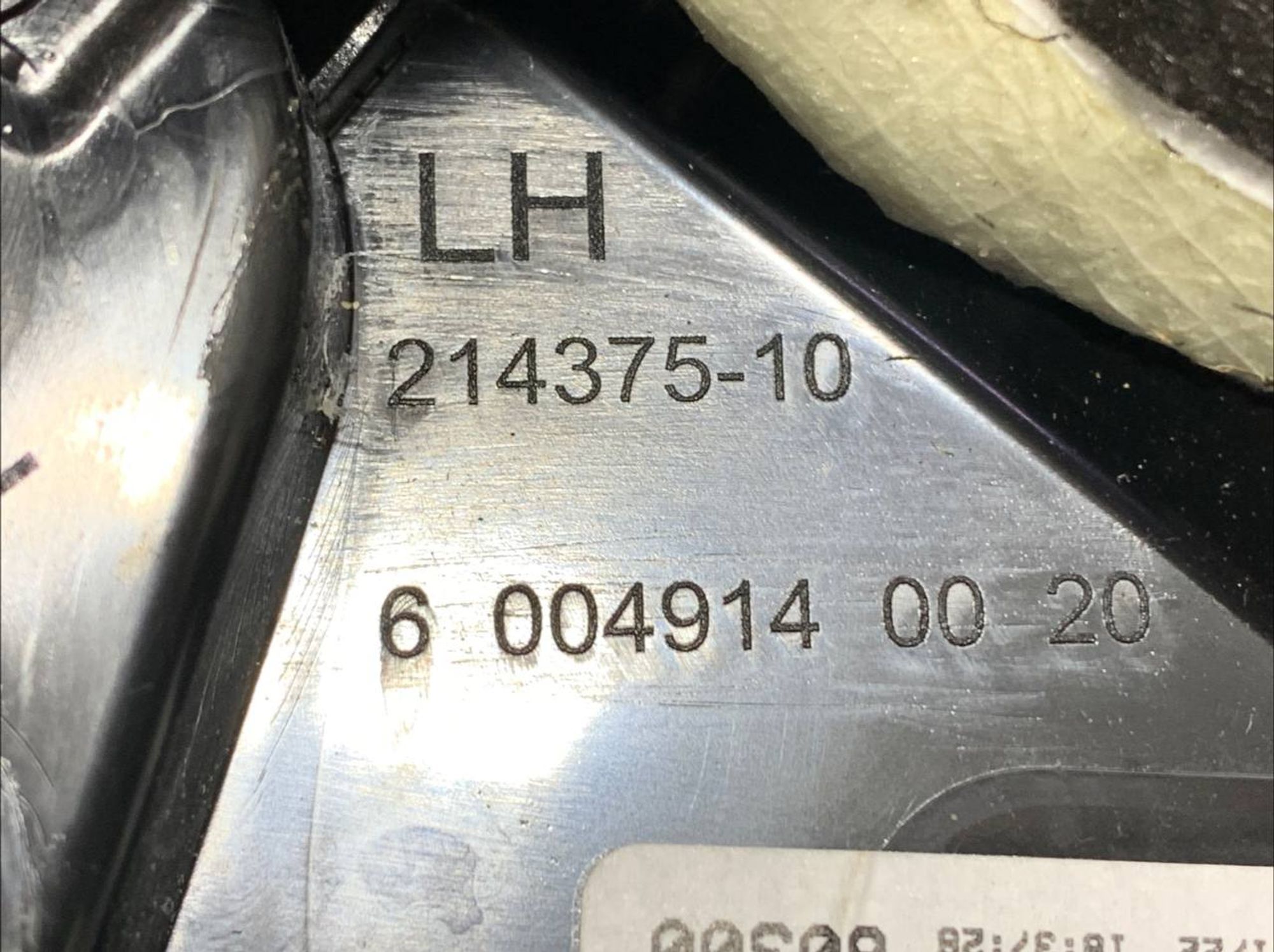 https://ycs.partsauto.market/partsauto-images/thmbs/h353NjtZg3VDP19b5HMt7LlpbQ93/e54da1ac8718ee015f436d4370c2622c/91765d273b95f41ebb5633ac3980c219.jpg
