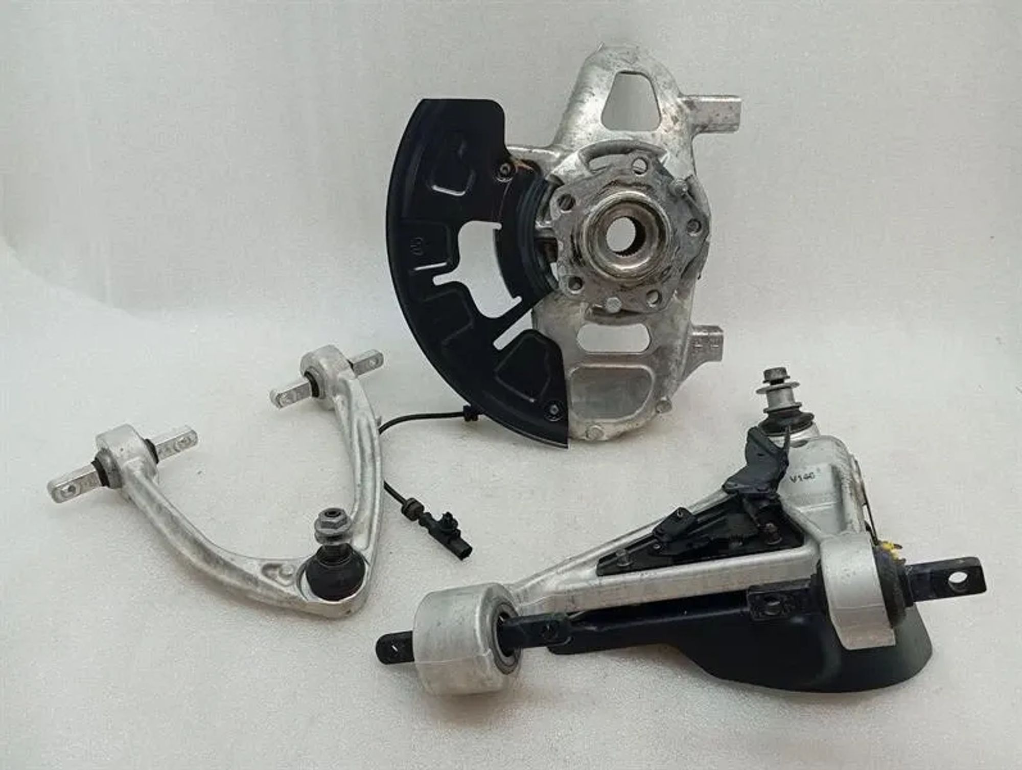 Кулак передний левый с рычагами Ferrari 812 Superfast, 375000 рублей, Москва