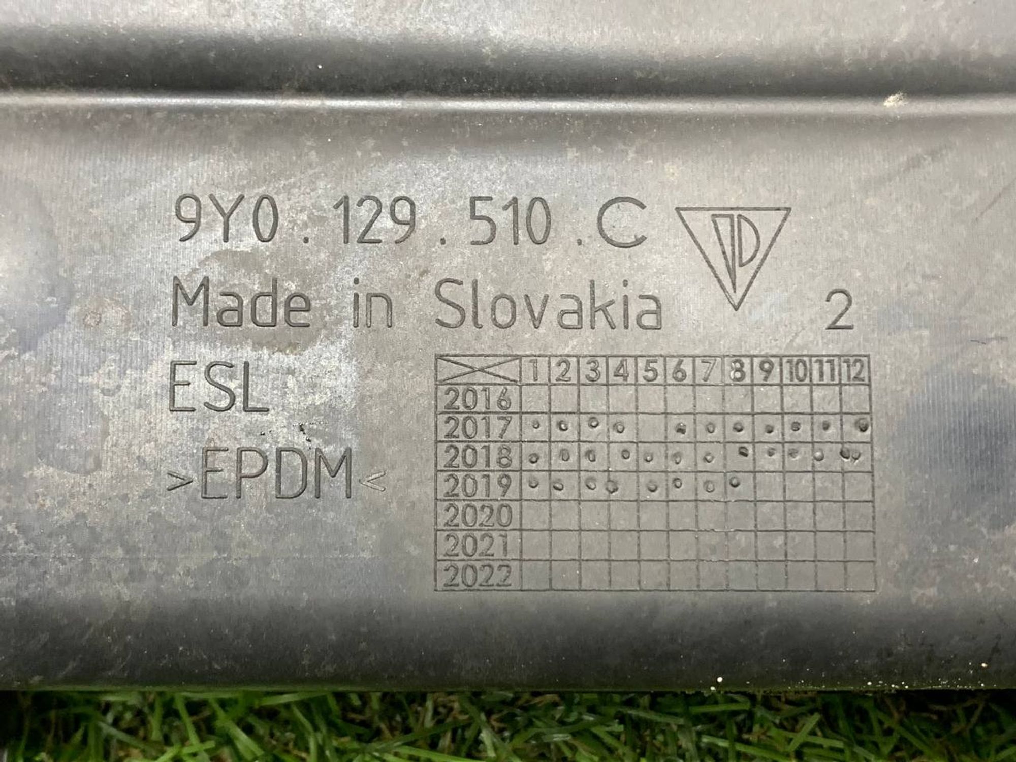 https://ycs.partsauto.market/partsauto-images/thmbs/h353NjtZg3VDP19b5HMt7LlpbQ93/f0fbf2eae4acbbdaf8e6bd58f57dab80/64bcbf87136cfb64dc743e3615dcc1ae.jpg