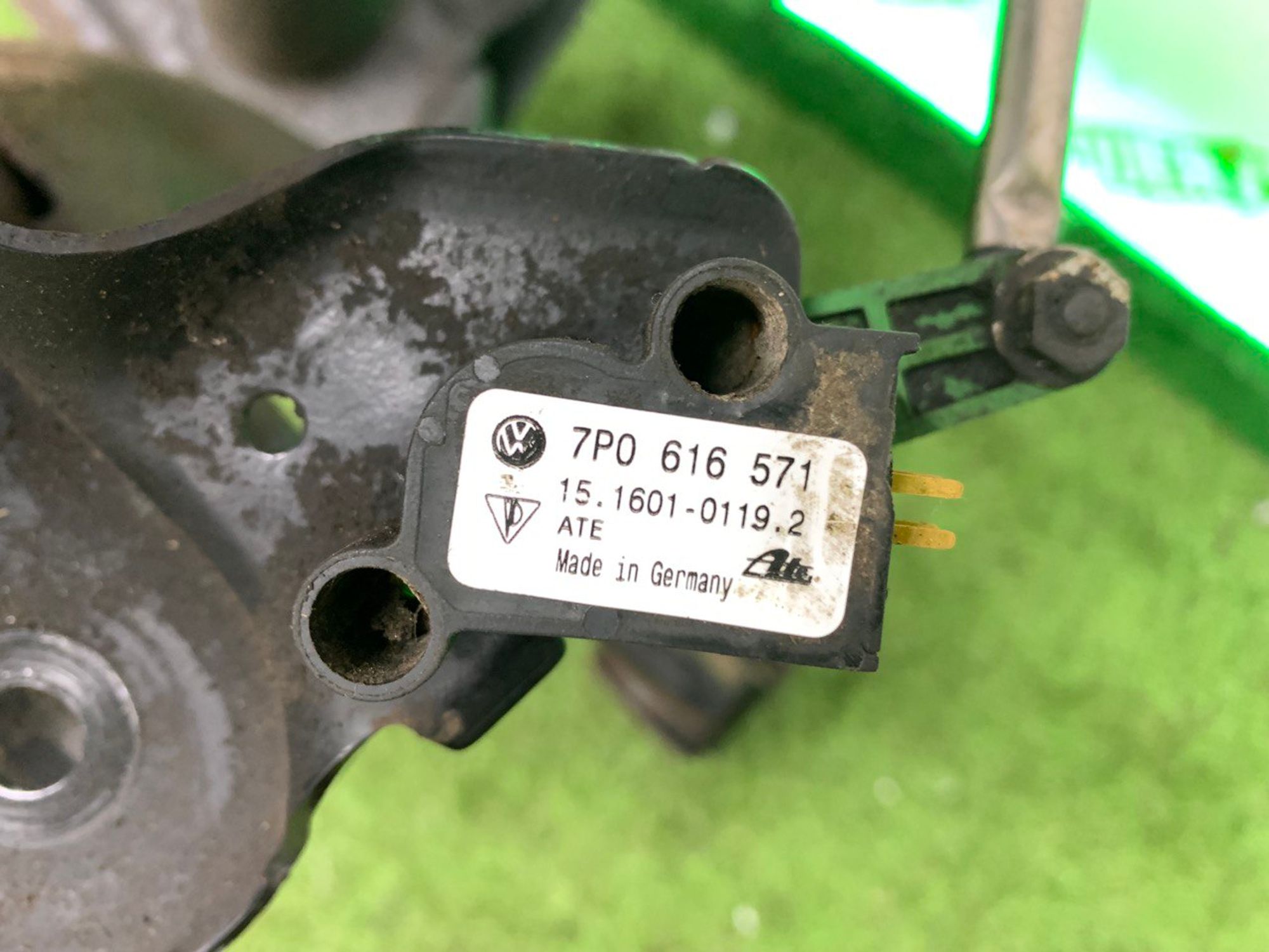https://ycs.partsauto.market/partsauto-images/thmbs/h353NjtZg3VDP19b5HMt7LlpbQ93/f191e624a8ff7be392122355c15c4b27/2fc6c48be23dbfb1c64ebdae5ac19912.jpg