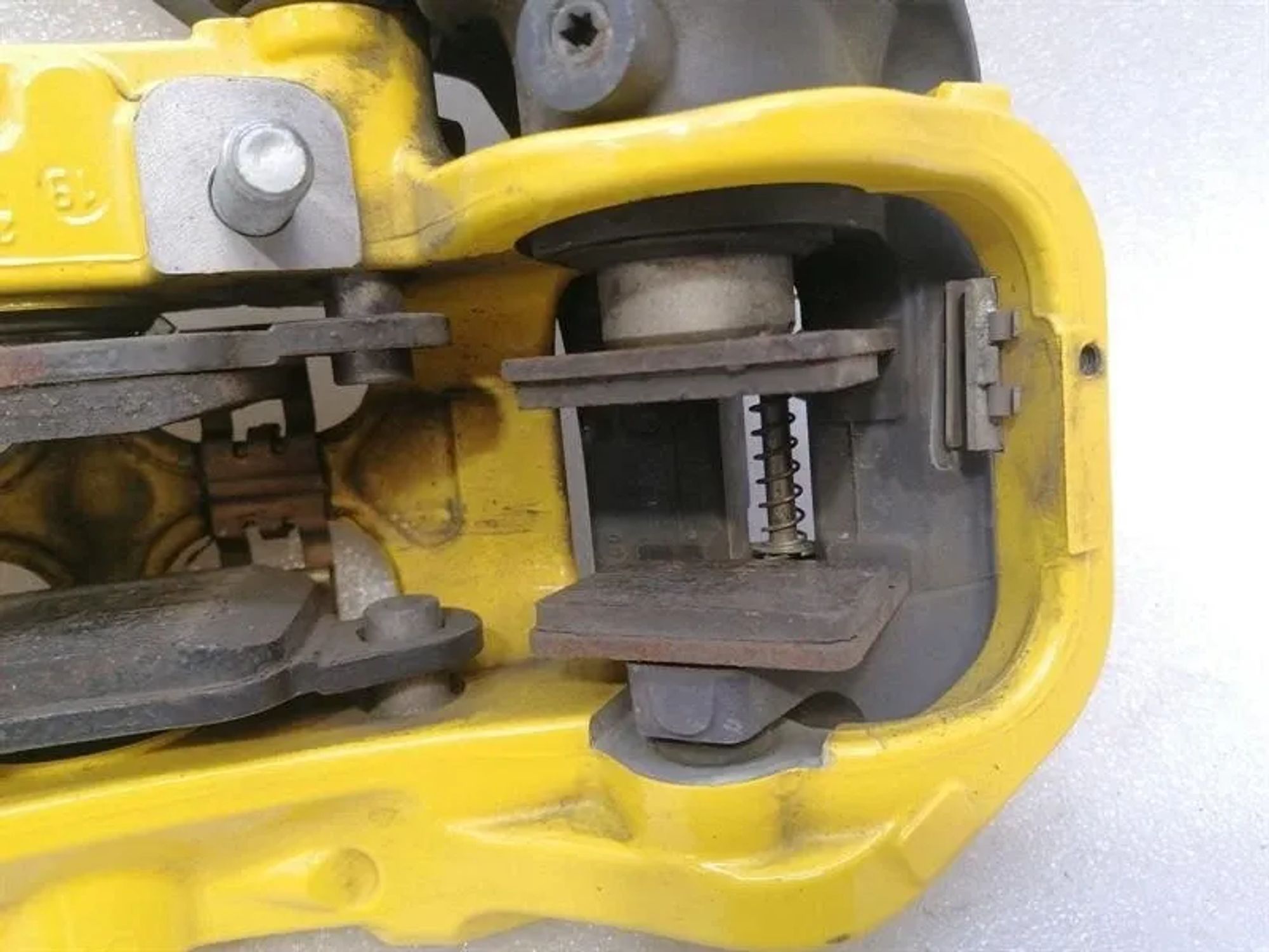 https://ycs.partsauto.market/partsauto-images/thmbs/h353NjtZg3VDP19b5HMt7LlpbQ93/f6632d5d3480276ab2a047b89bb42795/80020ef787615e011114d9d7e7f09652.jpg
