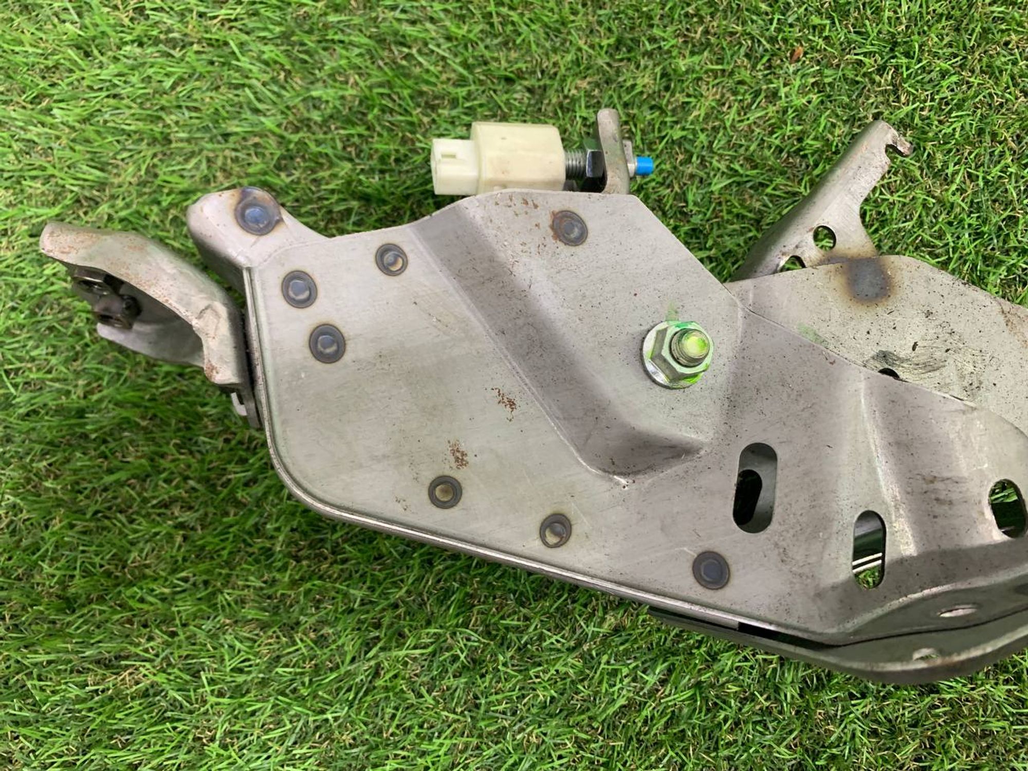 https://ycs.partsauto.market/partsauto-images/thmbs/h353NjtZg3VDP19b5HMt7LlpbQ93/f68bf3fa5e45e9abf59aae522a944963/6a897eacaf509ed513c6ab64e573b666.jpg