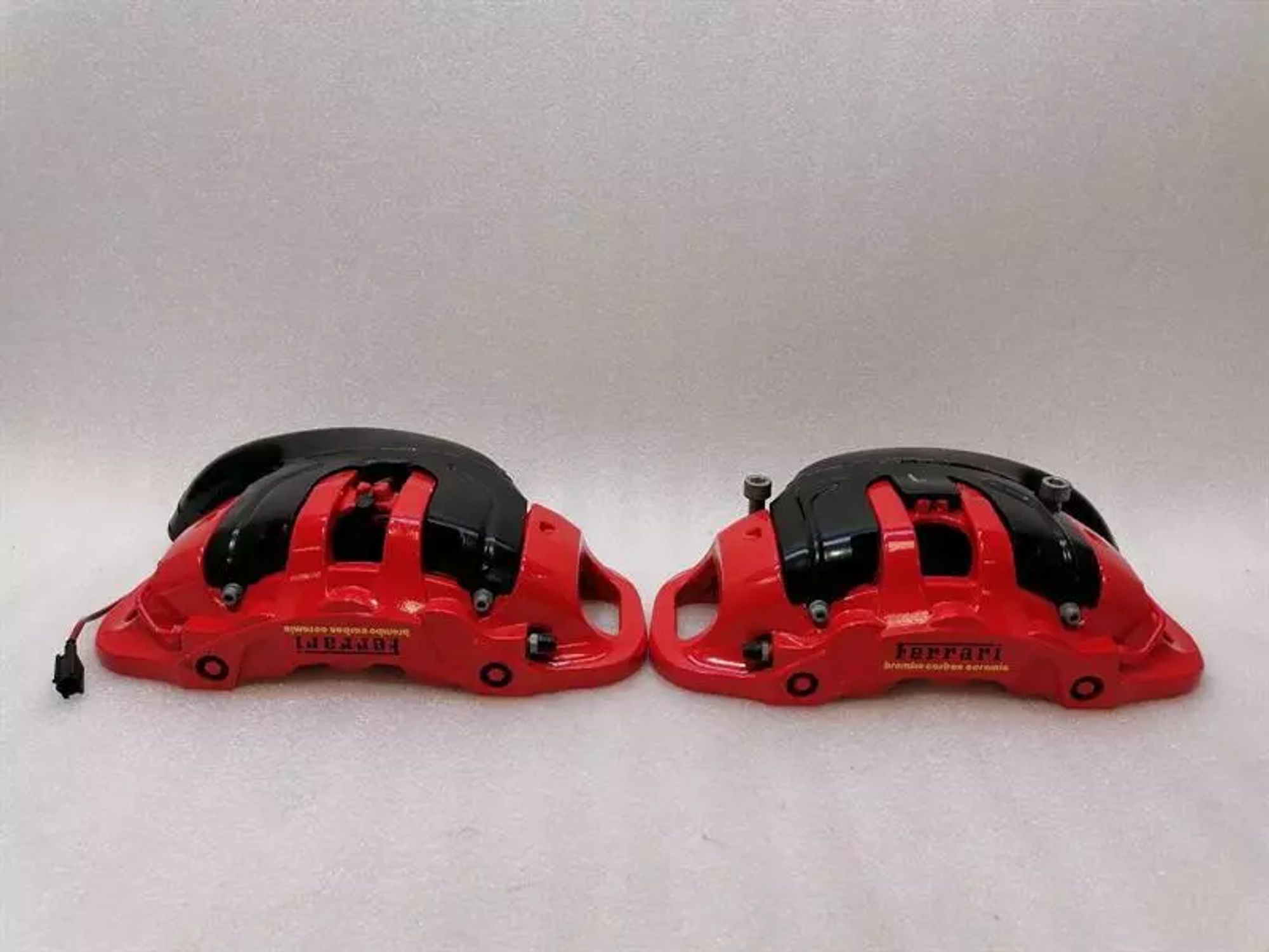 Комплект передних тормозных суппортов Ferrari 812 Superfast, 550000 рублей, Москва